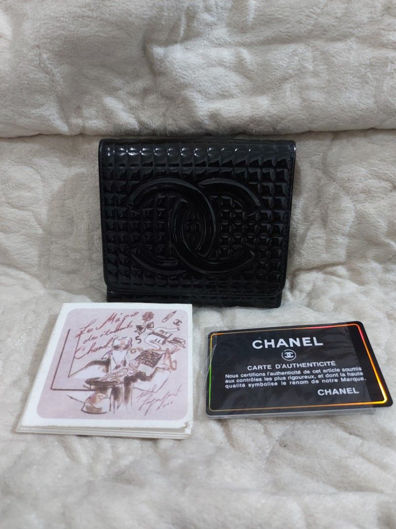 CHANEL SMALL WALLET (Category: Luxury Bags & Wallets) located in Tagum. Submitted by padaslydia82022 (Listing ID 1417945357, Image 1). Description: .