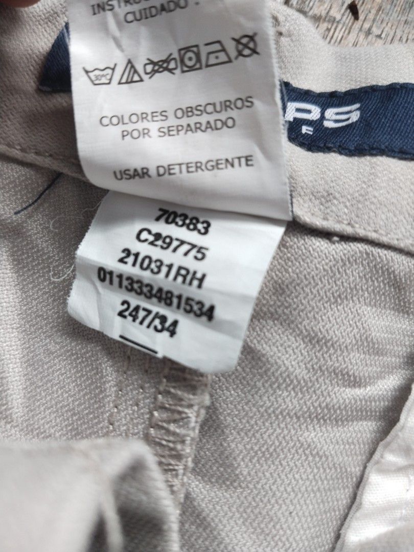 Chaps Golf Shorts - Size 34 (Category: Shorts) located in Siniloan. Submitted by olen81 (Listing ID 1417879738, Image 3). Description: FOR SALE CHAPS GOLF SHORT 150 + sf Size 34 on tag loc: laguna/quezon dm for inquiries.