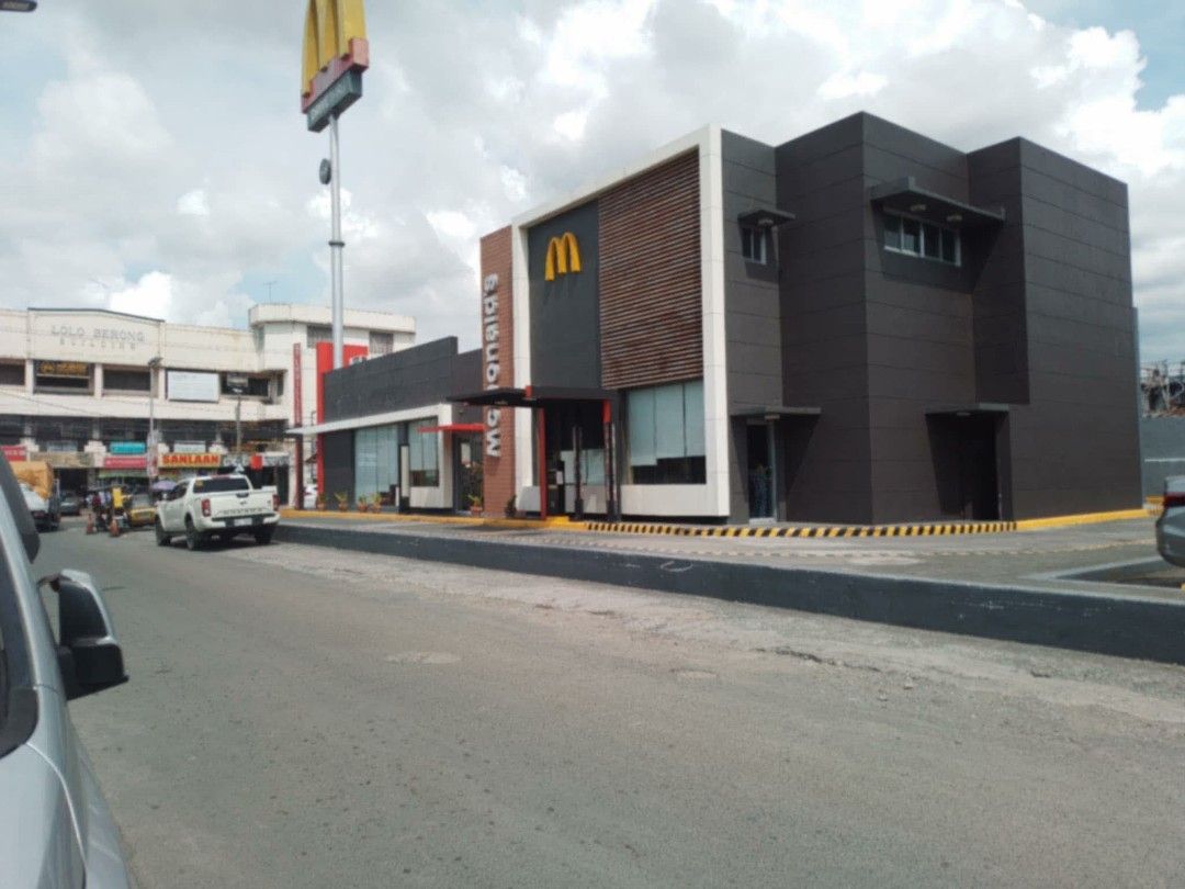 Commercial lot beside McDo Imus (Category: Lot) located in Bacoor. Submitted by mamyrn (Listing ID 1417834605, Image 2). Description: Lot for sale Beside Mcdo Nueno Imus With old house 500 sqm Price 14M For more details, please contact: Ma Myrna Gonzales PRC #008101.