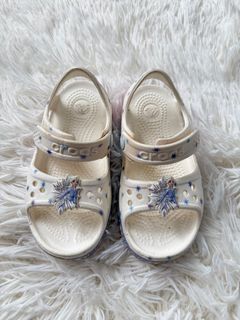 (Category: ) located in . Submitted by declutteringmommaaa (Listing ID 1417957105, Image 1). Description: .