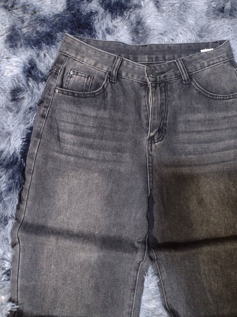 Dark Gray Baggy Pants (Category: Jeans) located in Quezon City. Submitted by keepthrift15 (Listing ID 1417846060, Image 3). Description: - Black denim jeans - Classic five-pocket design - Straight leg cut - Regular fit - Slightly faded look - Button and zipper closure.