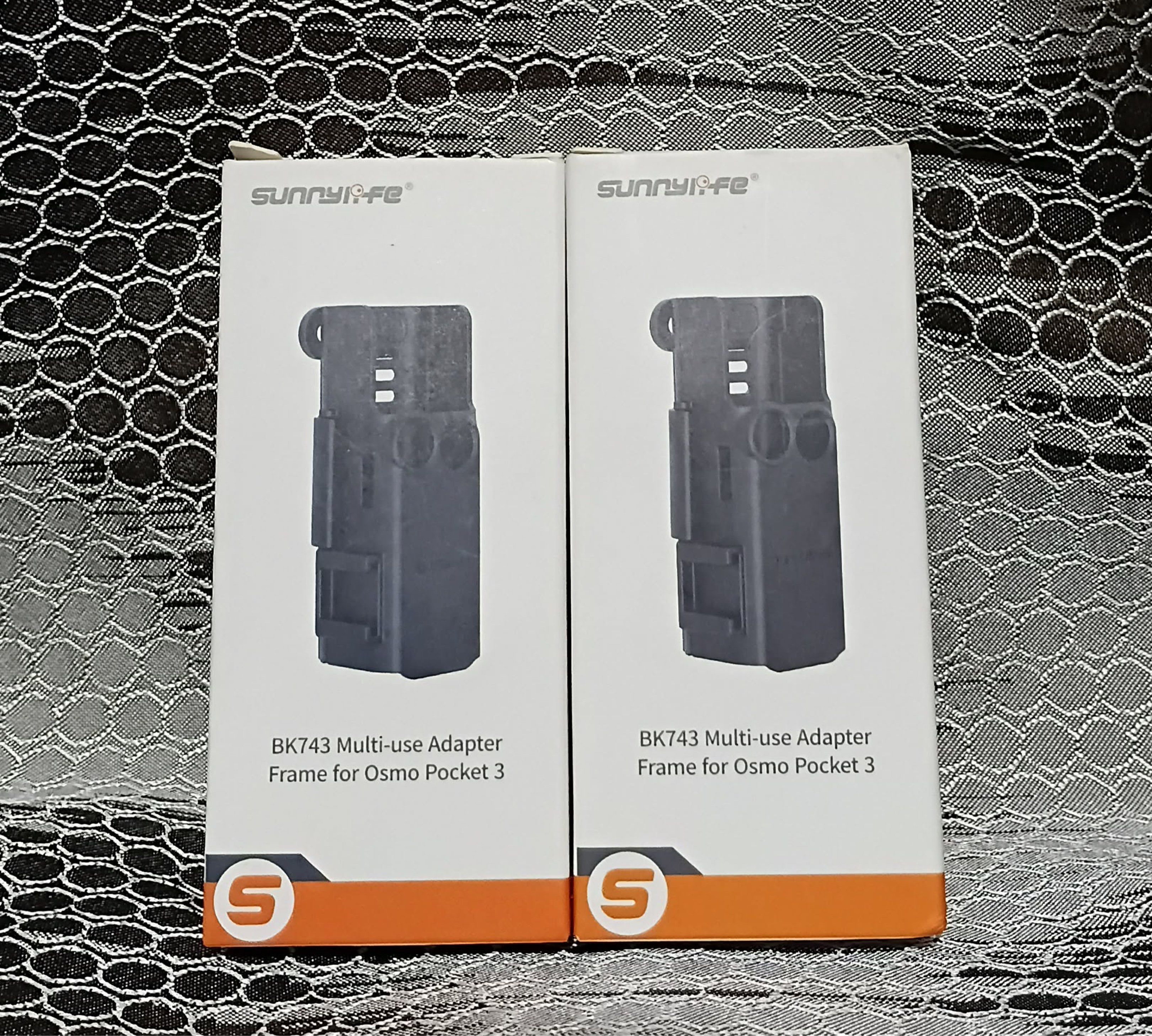 DJI OSMO POCKET 3 MULTI-USE ADAPTER FRAME (Category: Camera Bags & Carriers) located in Makati City. Submitted by marizacost86218 (Listing ID 1417892058, Image 2). Description: SUNNYLIFE DJI OSMO POCKET 3 multi-use adapter frame.