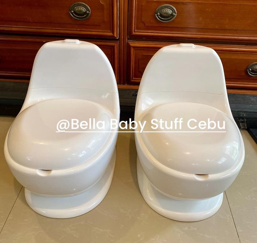 Duri Potty Trainer (Category: Toilet Training) located in Cebu City. Submitted by bellababystuffcebu (Listing ID 1417827040, Image 3). Description: Duri Potty Trainer Preloved in Like New Condition Please see video for reference https://fb.watch/EEiwSmmlJ5/? #pottytraining #PottyTrainer #pottyforsale #kidspotty PICK UP TALISAY DELIVERY | SHIPPING BUYERS EXPENSE COD AVAILABLE via Grab Lalamove and Maxim.