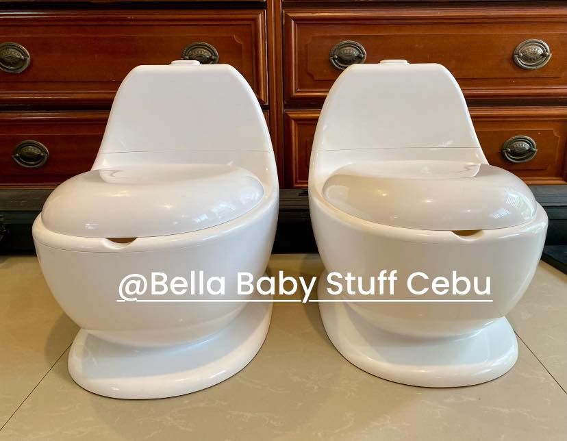 Duri Potty Trainer (Category: Toilet Training) located in Cebu City. Submitted by bellababystuffcebu (Listing ID 1417827040, Image 1). Description: Duri Potty Trainer Preloved in Like New Condition Please see video for reference https://fb.watch/EEiwSmmlJ5/? #pottytraining #PottyTrainer #pottyforsale #kidspotty PICK UP TALISAY DELIVERY | SHIPPING BUYERS EXPENSE COD AVAILABLE via Grab Lalamove and Maxim.