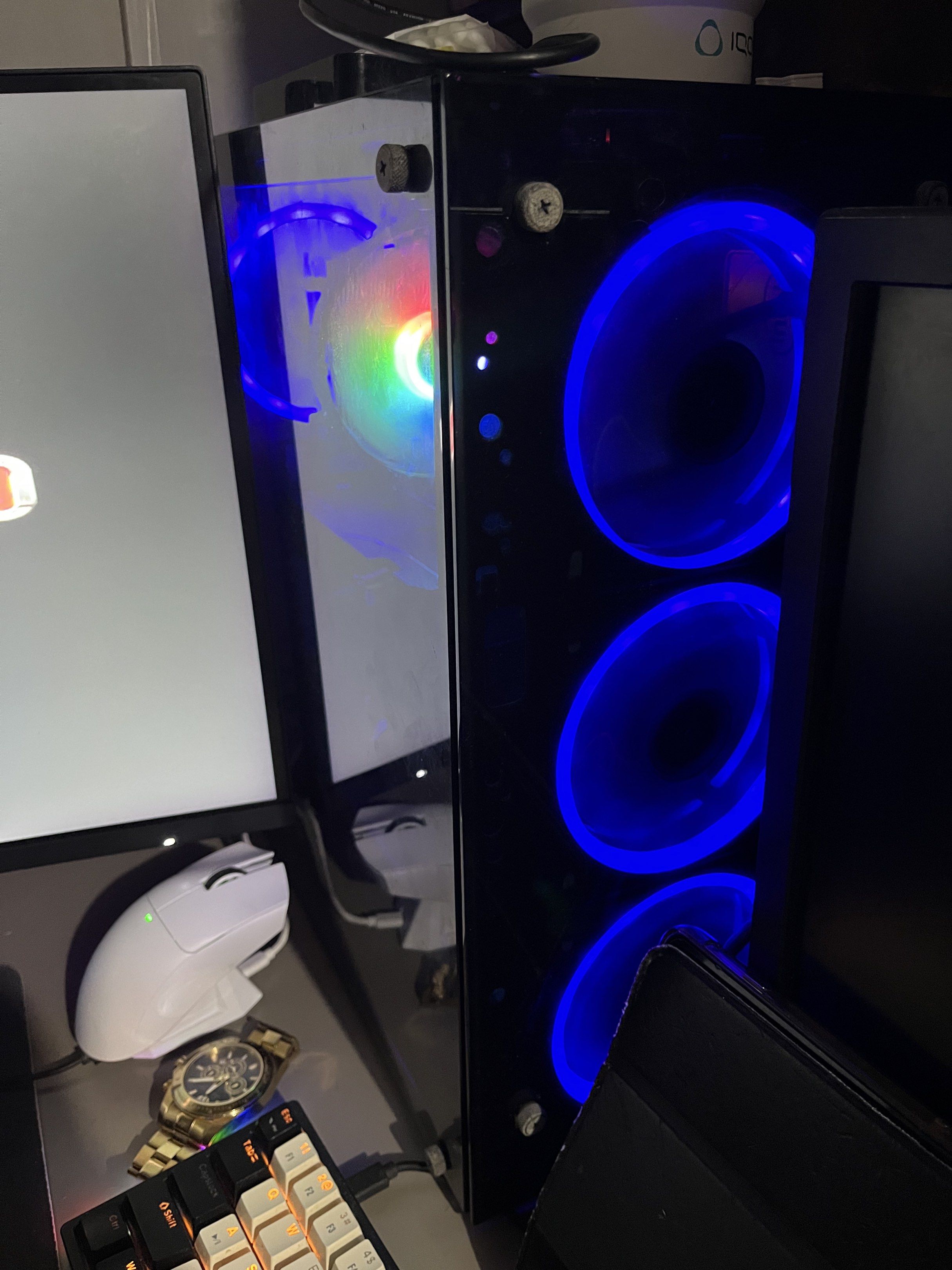 Gaming PC (Category: Desktops) located in Manila. Submitted by clengggg (Listing ID 1417812838, Image 2). Description: Gaming PC Pc specs Ryzen 5 2600 16gb ram gskill 1tb hdd 256gb ssd 1660super gpu Ygt cpu cooler A320 mobo .