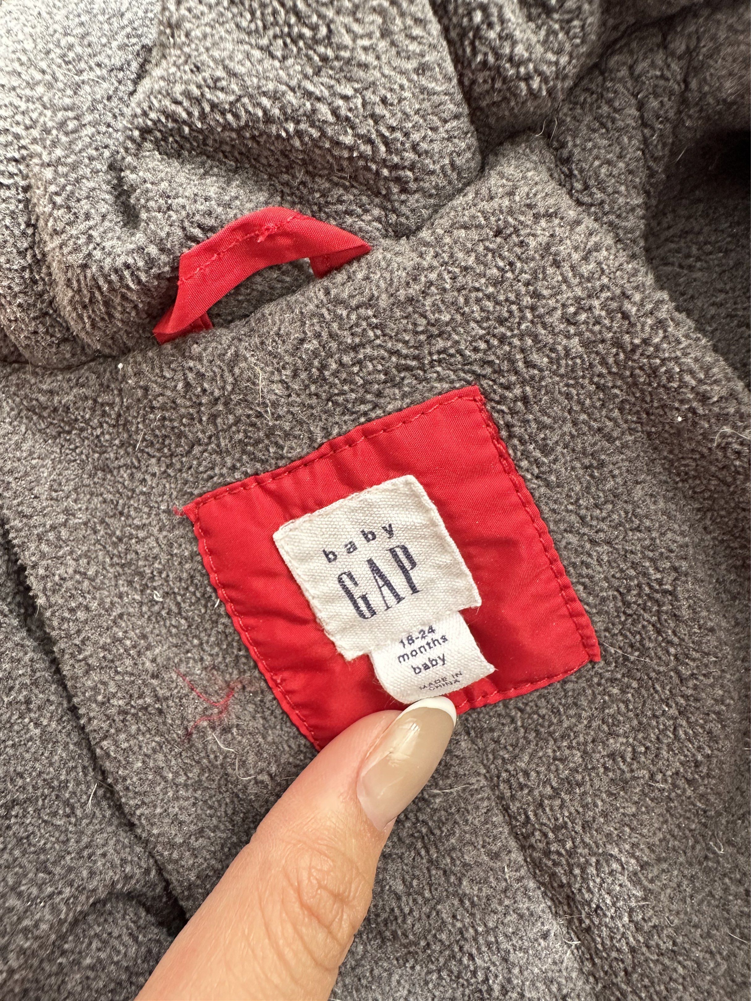 GAP PUFFER (Category: Babies & Kids Fashion) located in Bulacan. Submitted by declutteringm0m (Listing ID 1418011263, Image 2). Description: 18-24 months I have when worn photo pm lang po .