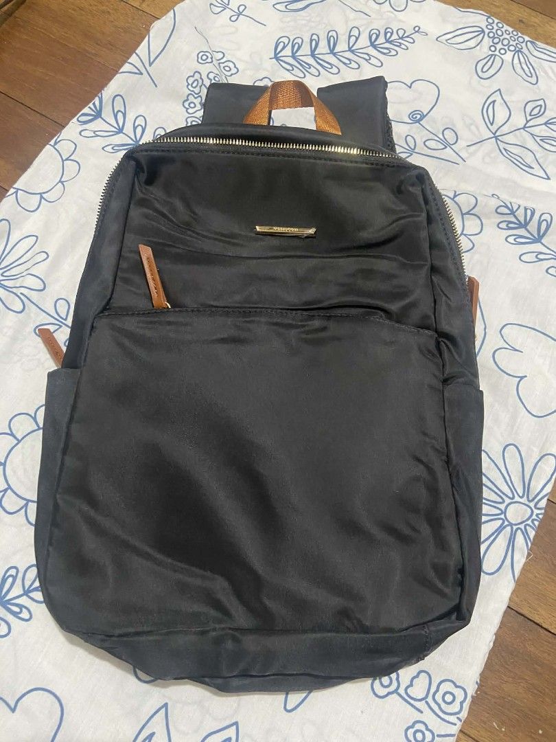 Pre loved bags (Category: Luxury Bags & Wallets) located in Taytay. Submitted by itscolsie (Listing ID 1417966458, Image 3). Description: pm me for the prices ty.
