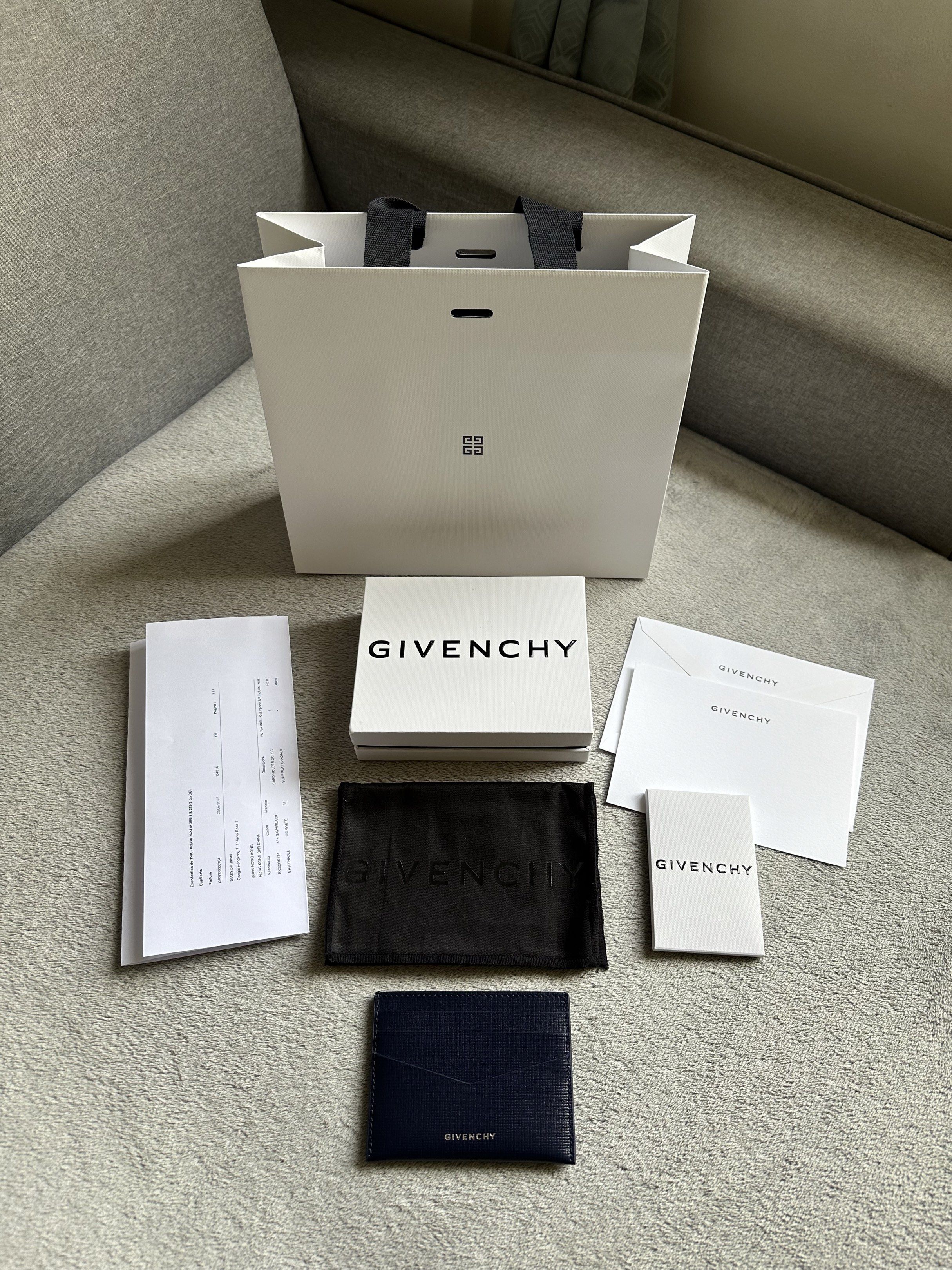 Givenchy Card Holder (Category: Luxury Bags & Wallets) located in Quezon City. Submitted by jwmj_luxury (Listing ID 1417965843, Image 3). Description: Comes in full set.