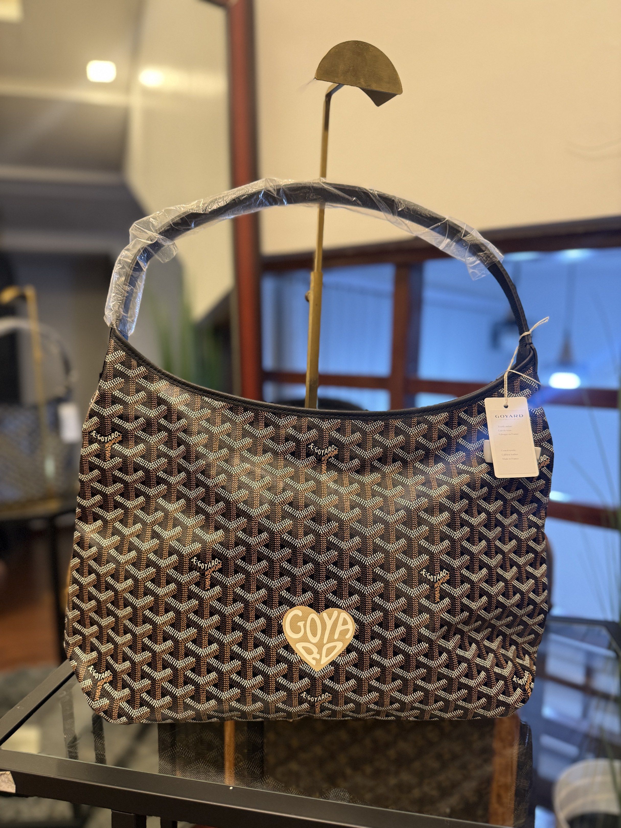 GOYARD BOHEME HOBO BLACK (Category: Luxury Bags & Wallets) located in Las Pinas. Submitted by jlsluxuryfinds (Listing ID 1417952568, Image 1). Description: Like new Inclusions: entrupy, pouch & dustbag Open for layaway 📍Laspiñas.