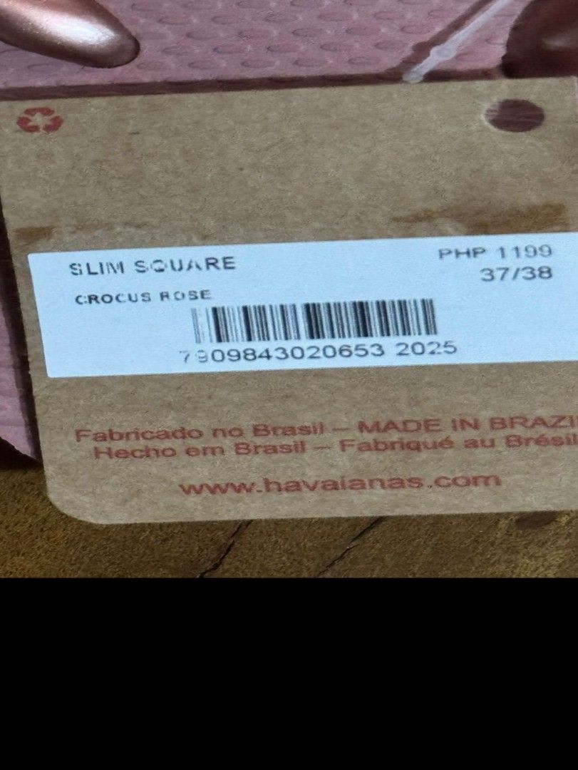 Havaianas Slim Square Crocus Rose Flip-flops (Category: Slippers and slides) located in Batangas. Submitted by samcali (Listing ID 1417922898, Image 2). Description: - Authentic Havaianas Slim Square flip-flops - Color: Crocus Rose - Size: 37/38 - Features: Pink sole, rose gold straps - Made in Brazil - Includes original tag with barcode - Perfect for everyday wear or beach trips.