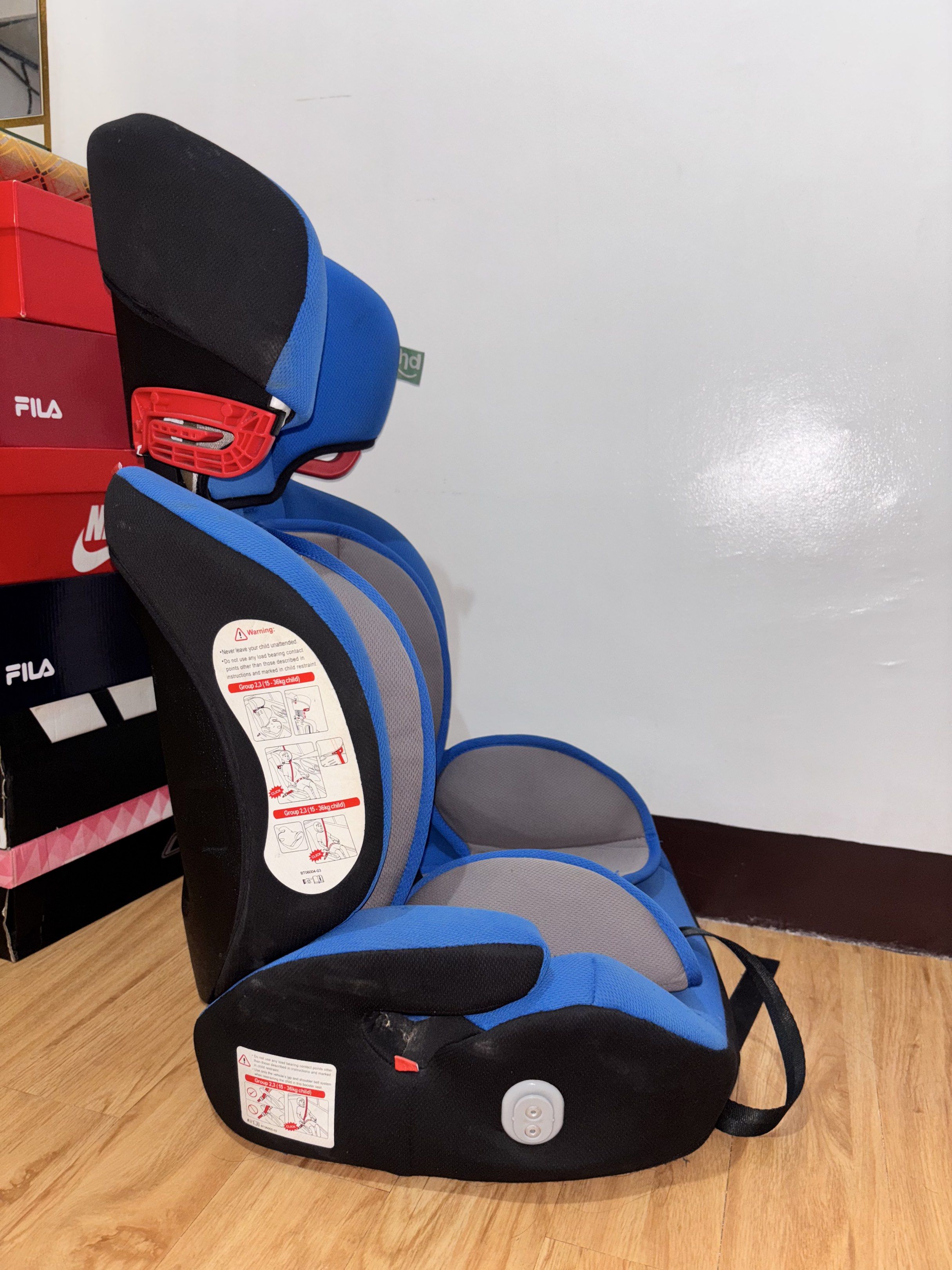 hd carseat (Category: Car Seats) located in Valenzuela. Submitted by cmdgbaby (Listing ID 1417845956, Image 3). Description: HD Car Seat (Car Seat + Booster in One) 🚗👶 • Suitable from 9–36 kgs • Car seat and booster in one • Still in good, usable condition • Just needs cleaning .