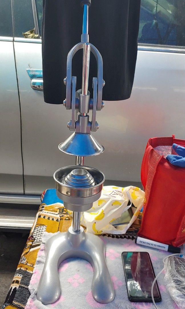 heavy duty fruit juicer (Category: Fresh Produce) located in Caloocan City. Submitted by ladymishil21 (Listing ID 1417990292, Image 1). Description: Commercial Manual Juicer Heavy Duty manual fruit press Manual Juice Extractor 500 Pesos Good As New Used once for pick up or papalalamove m.