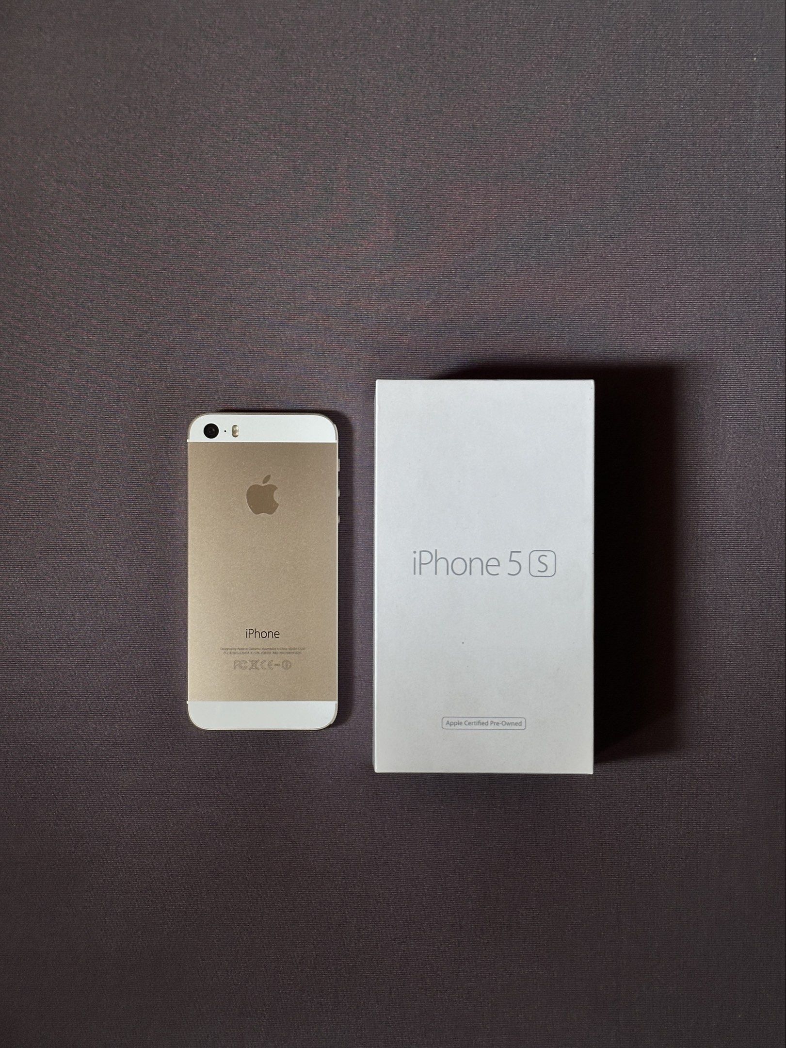 iPhone 5s (Certified Apple Pre Owned) (Category: Others) located in Makati City. Submitted by dave.msn_gdgt (Listing ID 1417993759, Image 1). Description: 16 GB Gold With Original Box Super tagal na siya nakatago since binili siya for collection display, maintaining nalang for charging para maingatan at hindi masira. super bago pa ng unit. Note: Kindly message me for the design and pictures, kapag hindi ako maka reply means max quota na here at c