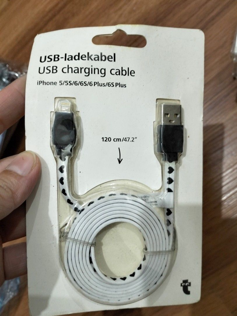 Iphone Charger Cable 120 cm (Category: Chargers & Cables) located in Baguio. Submitted by toys_of_yesteryear (Listing ID 1417987743, Image 3). Description: 📌Loc. Baguio 📌Brand: A/S Zebra 📌Item: Iphone charger cord cable. 120cm or 47.2 inches long Sizes: ✅White black ✅White red Price: 150.00 each 📌Crossposted in other selling platforms 📌Condition: New 📌Mop: Gcash 📌Mod: J&T shipping fee c/o buyer ----------------------- Note: 👉Photos are pa