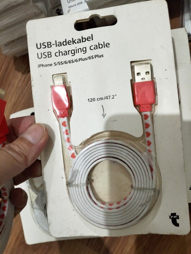 Iphone Charger Cable 120 cm (Category: Chargers & Cables) located in Baguio. Submitted by toys_of_yesteryear (Listing ID 1417987743, Image 2). Description: 📌Loc. Baguio 📌Brand: A/S Zebra 📌Item: Iphone charger cord cable. 120cm or 47.2 inches long Sizes: ✅White black ✅White red Price: 150.00 each 📌Crossposted in other selling platforms 📌Condition: New 📌Mop: Gcash 📌Mod: J&T shipping fee c/o buyer ----------------------- Note: 👉Photos are pa