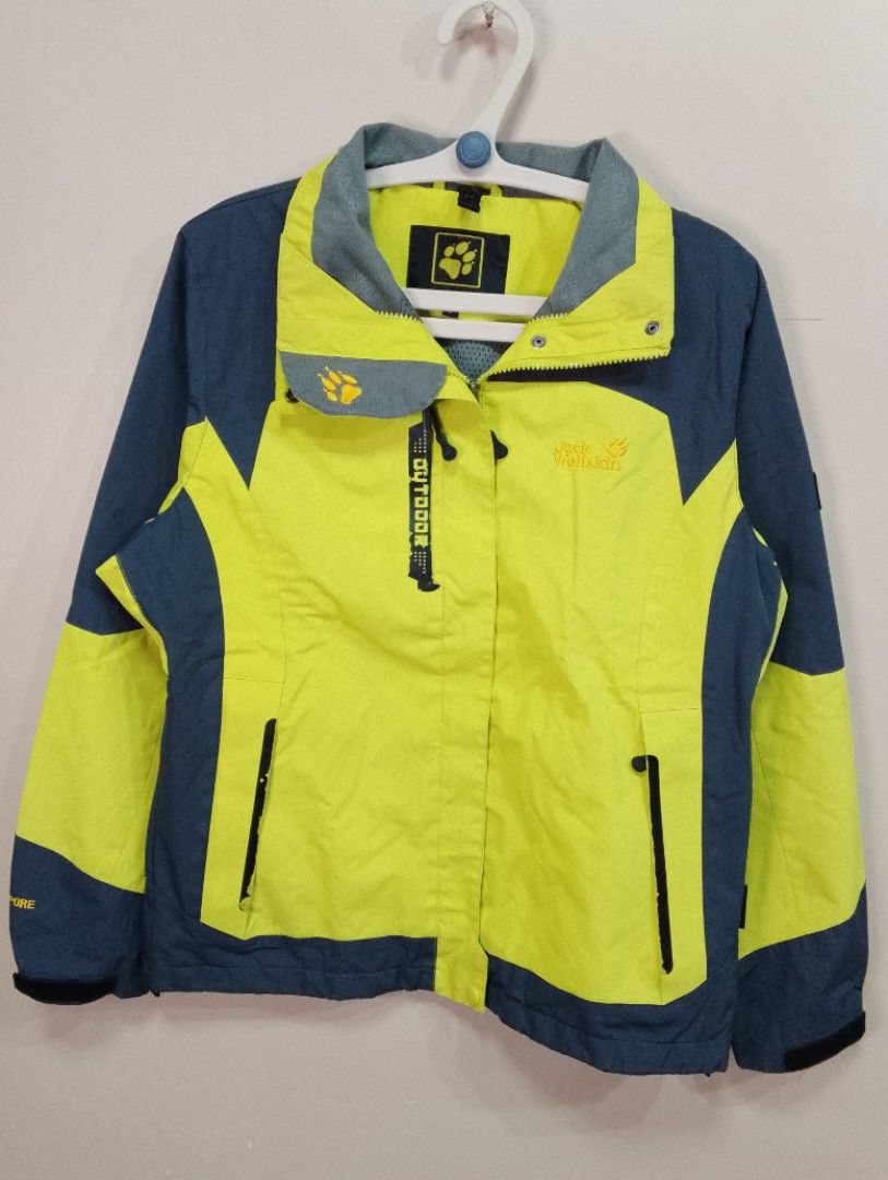 Jack Wolfskin Outdoor Jacket (Category: Coats, Jackets and Outerwear) located in Antipolo. Submitted by technothrift (Listing ID 1415413558, Image 1). Description: Good Fabric & Color Condition Overall Rate :8.5/10 [ NeedWash] See attached pictures for Issue Dimes : 21X25 With Inner Pullover | Can attach to Main Jacket.