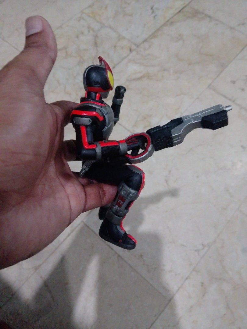 Kamen Rider Faiz Action Figure (Category: Figurines & Statues) located in Valenzuela. Submitted by bevjunie14 (Listing ID 1417906933, Image 3). Description: Original Banpresto Figured - Kamen Rider Faiz action figure - Detailed design - Includes gun accessory - Dynamic pose - Features red and black color scheme - Collectible item - Perfect for Kamen Rider fans -Hard Rubber Figured 👉Mop G-Cash 👉Mod LBC cop cod Lalamove 👉Location Valenzuela City