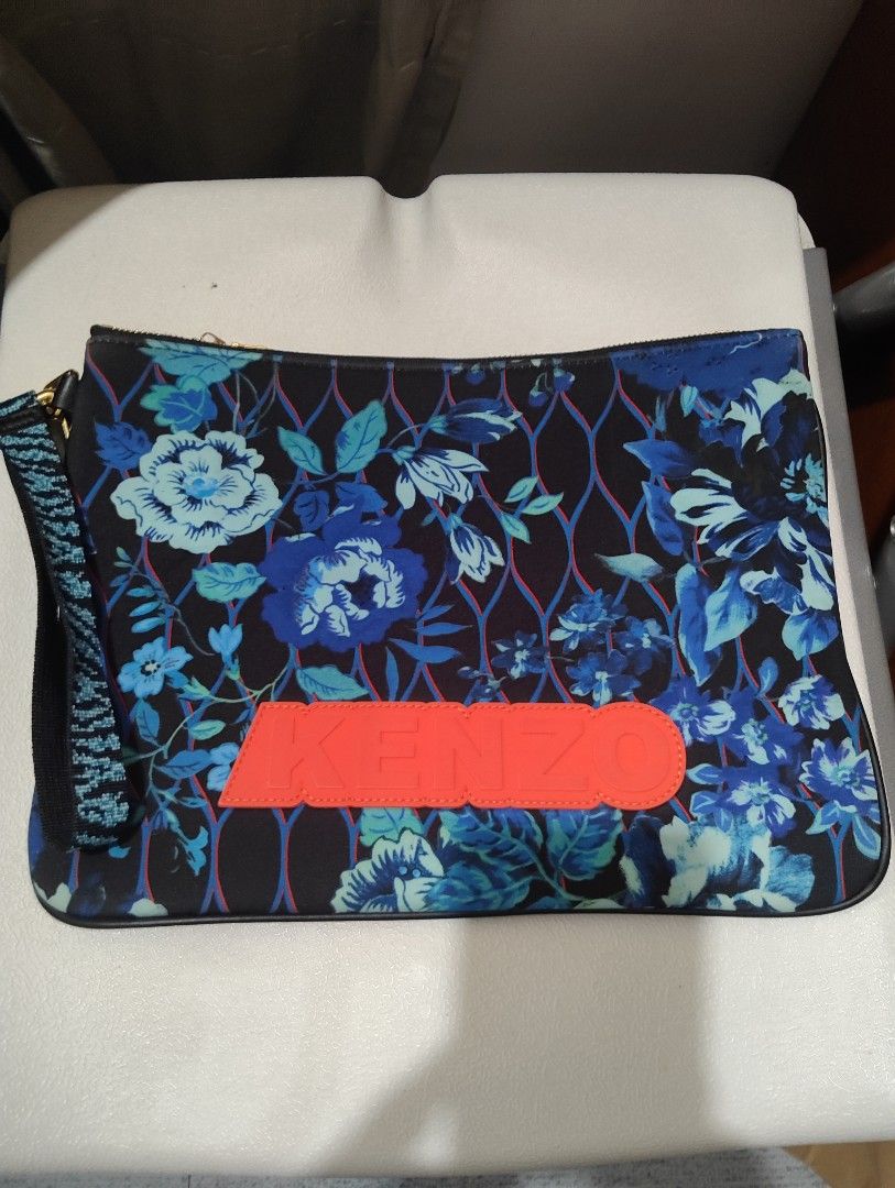 Kenzo clutch bag (Category: Luxury Bags & Wallets) located in Manila. Submitted by dcsago (Listing ID 1417813412, Image 1). Description: .