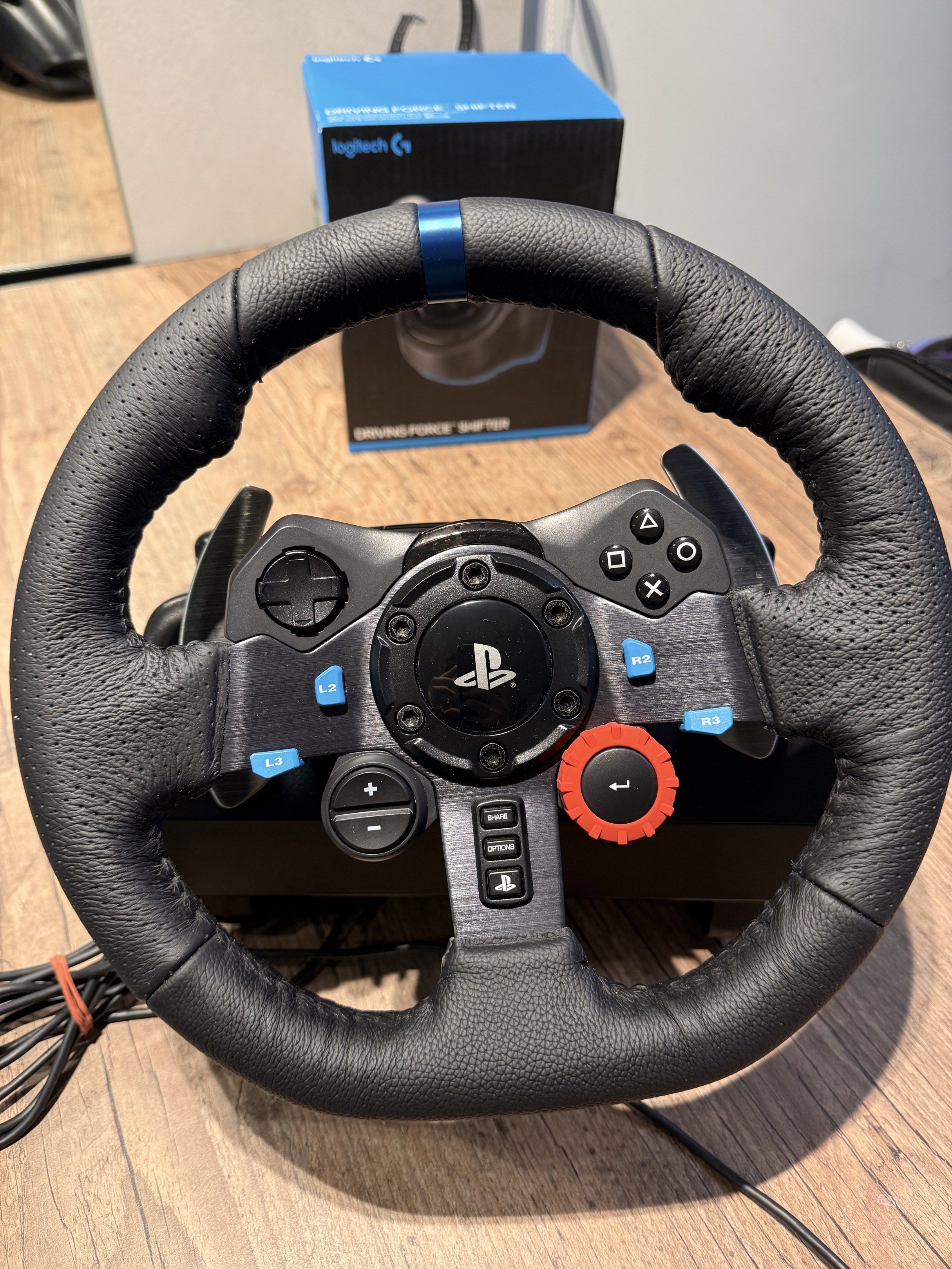 Logitech G29 Driving Force Racing Wheel & Shifter for PC, Video Gaming ...