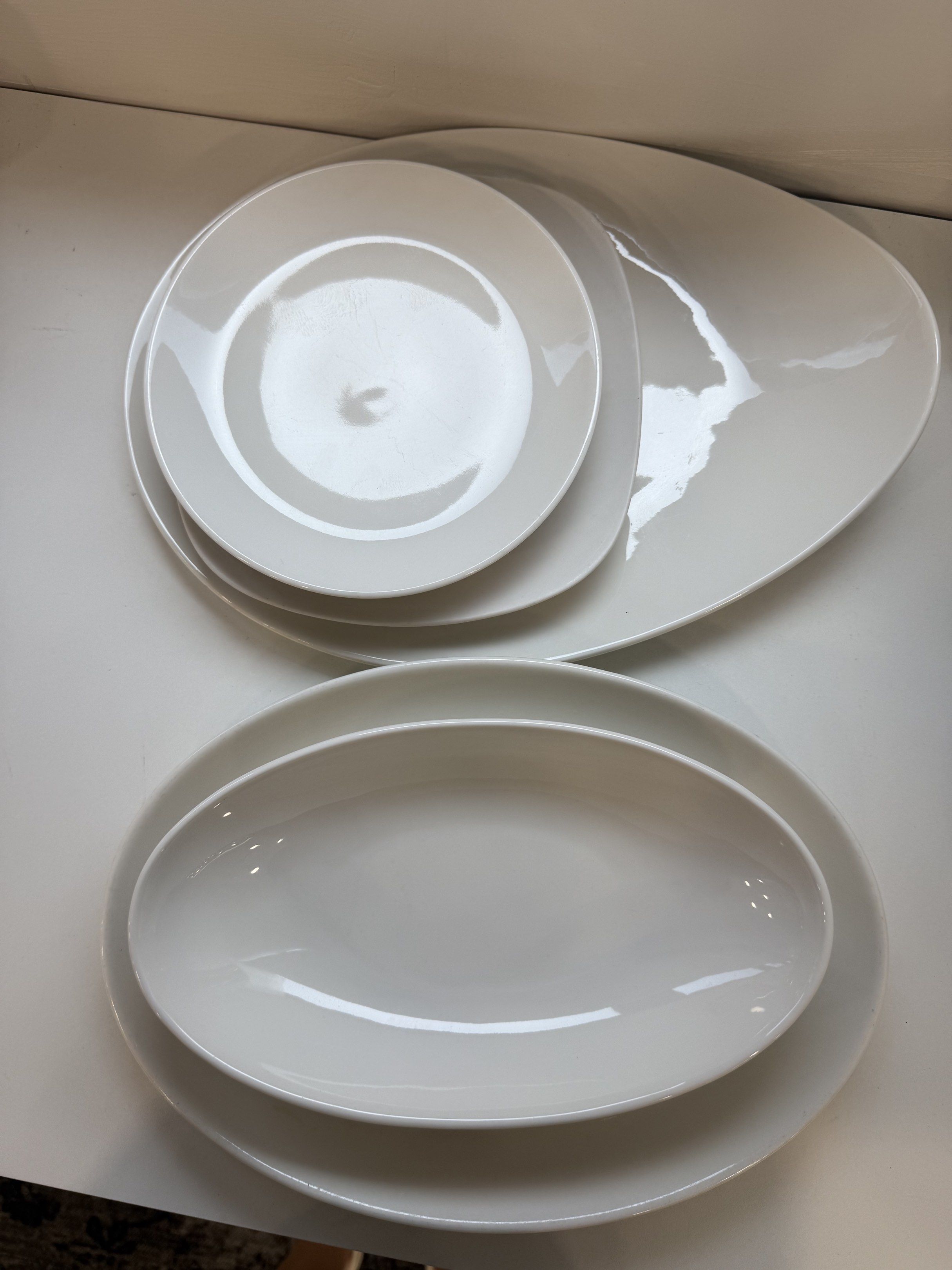 Luzerne White Plates - Various Sizes439501800342169601