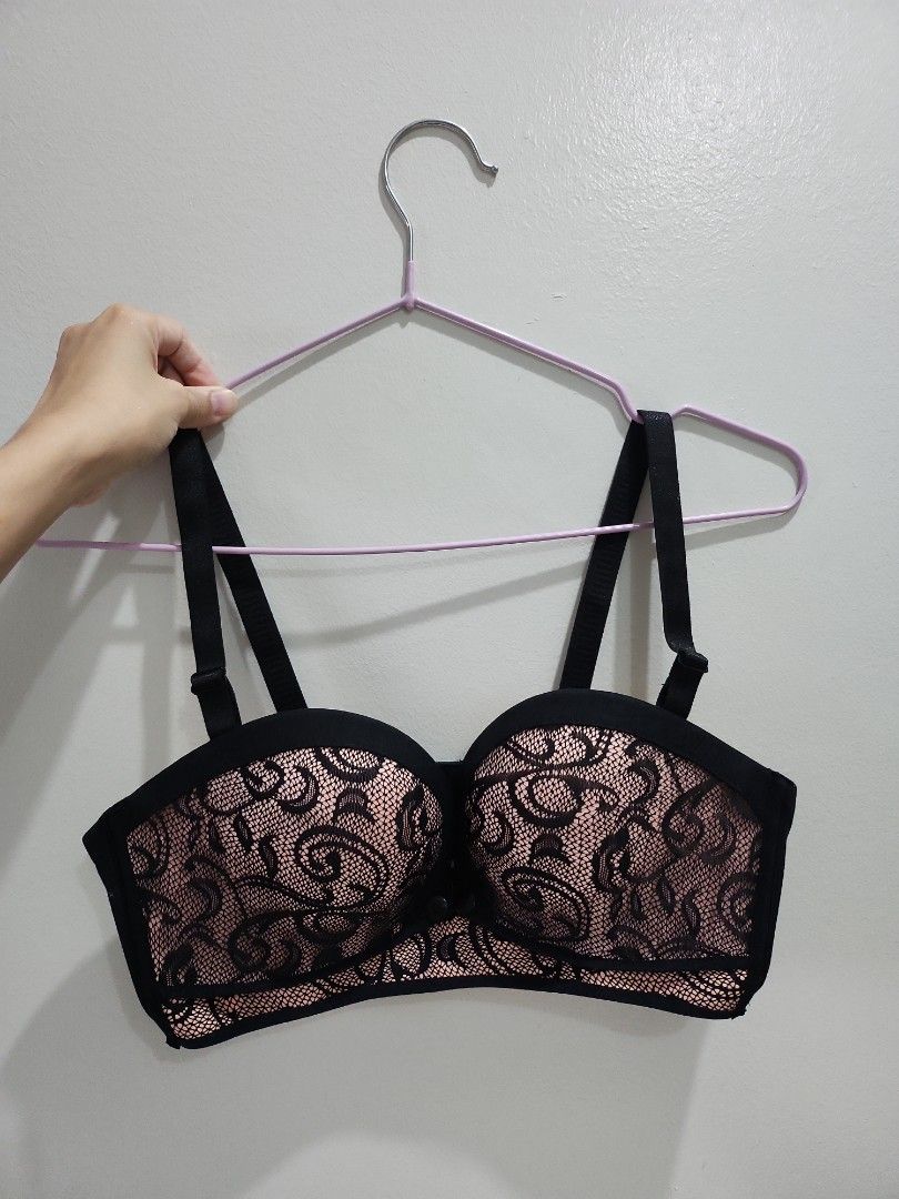 Milkeasy strapless laced bra (Category: Maternity Care) located in Quezon City. Submitted by declttermum (Listing ID 1418010555, Image 1). Description: Brandnew milkeasy strapless lace bra. Size 36. Ang ganda nito pwede pang tube. Sayang wala nang size ko sold out na. Rfs malaki saken huhu. Bilhin nio na wala nang ganito sa market. Bought from parenting emporium. Wysiwyg. Bought at the same price, bago pa po. Thank you. #straplesslacebra #straple
