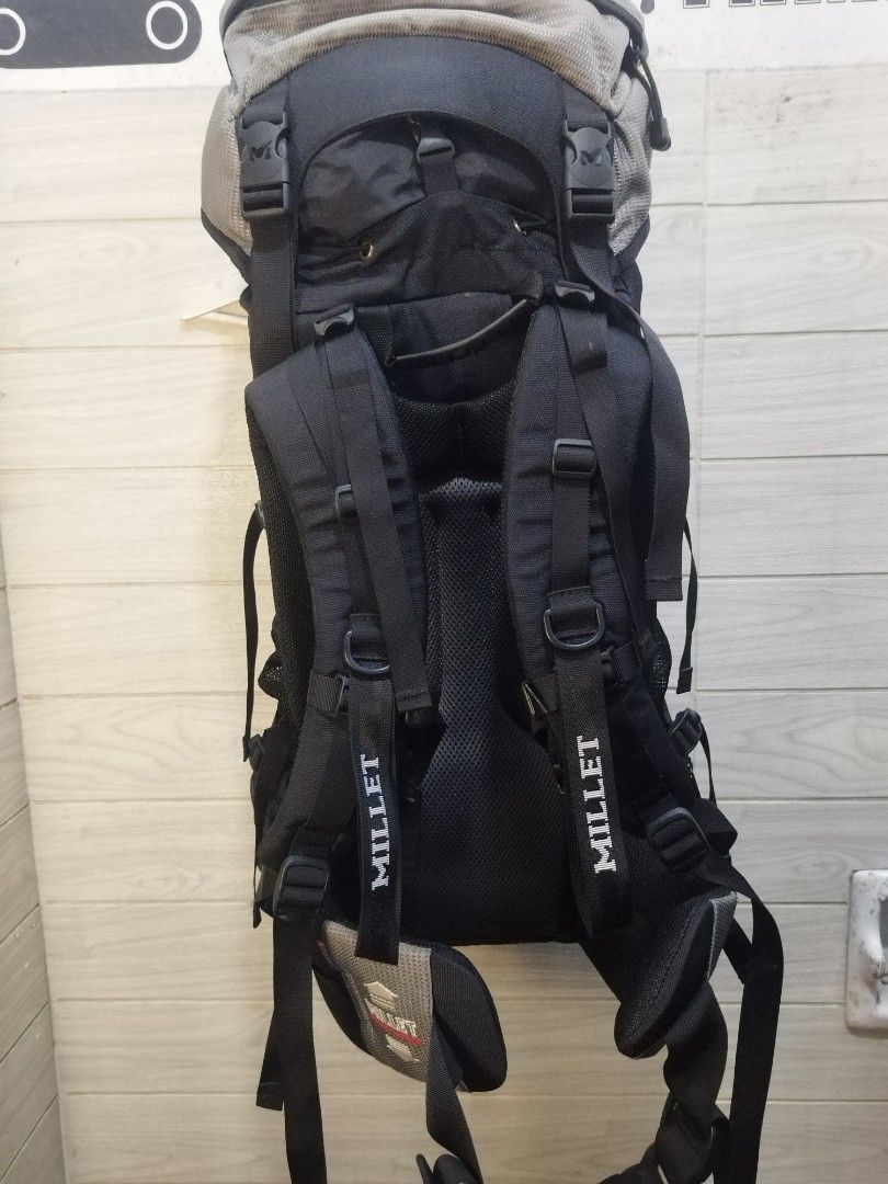 MILLET 45/55 LTRS HIKING BAG (Category: Backpacks) located in Sorsogon. Submitted by mang_thrift2 (Listing ID 1417968482, Image 2). Description: MILLETT HIKING BAG 45/55L NO RAIN COVER DESIGN EXCELLENT COND.
