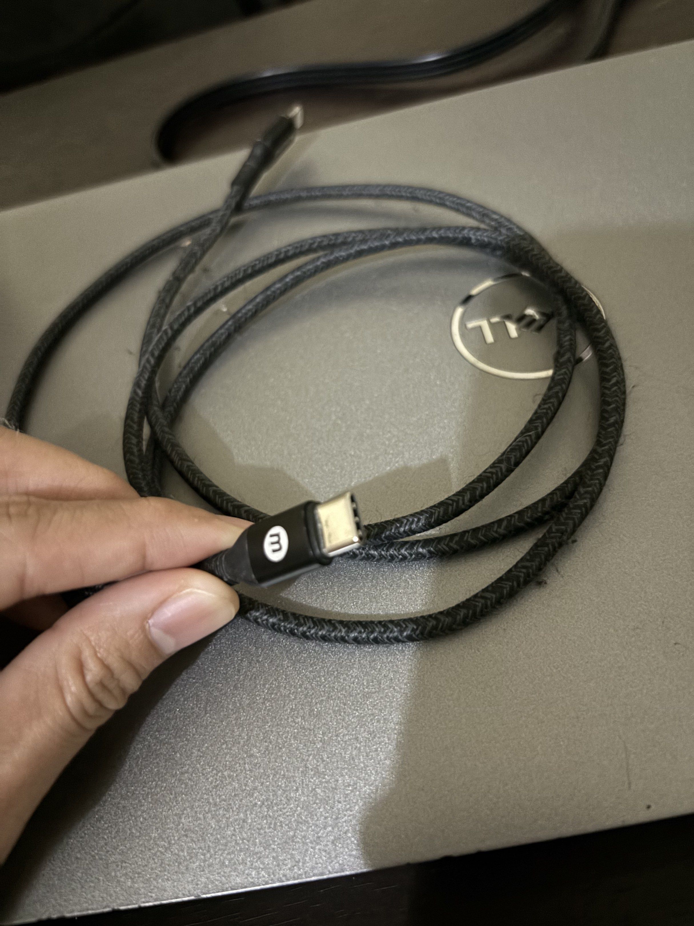Momax Fast Charging USB-C to Lighting Cable (Category: Chargers & Cables) located in Las Pinas. Submitted by theimpulsebuyer.ph (Listing ID 1417934080, Image 2). Description: original.