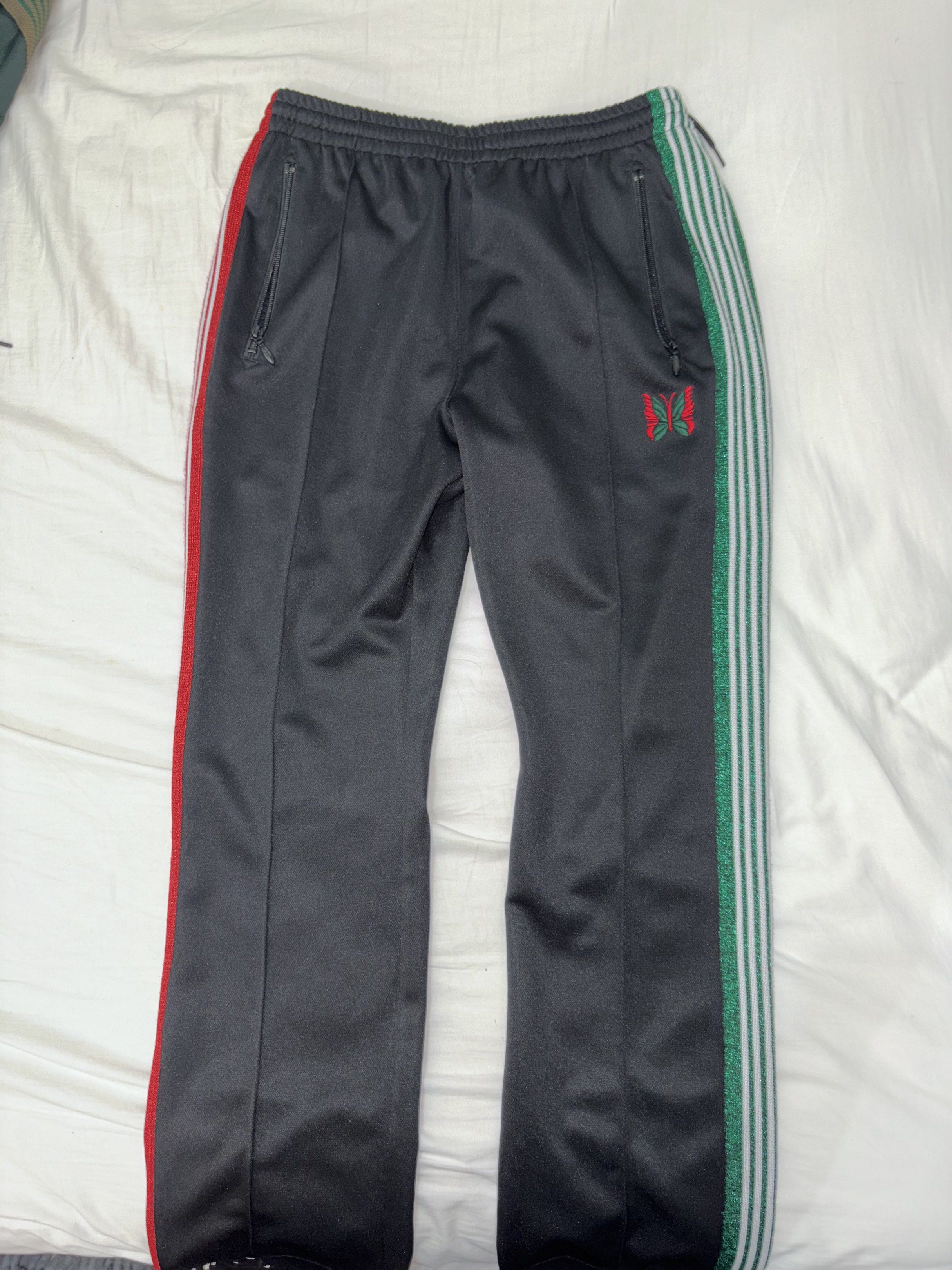 Needles Harajuku Exclusive Trackpants (Category: Joggers) located in Taguig. Submitted by homieplugph (Listing ID 1417988196, Image 1). Description: Needles Harajuku Exclusive Straight Trackpants Size: Small Condition: Like new personal declutter not thrifted. .