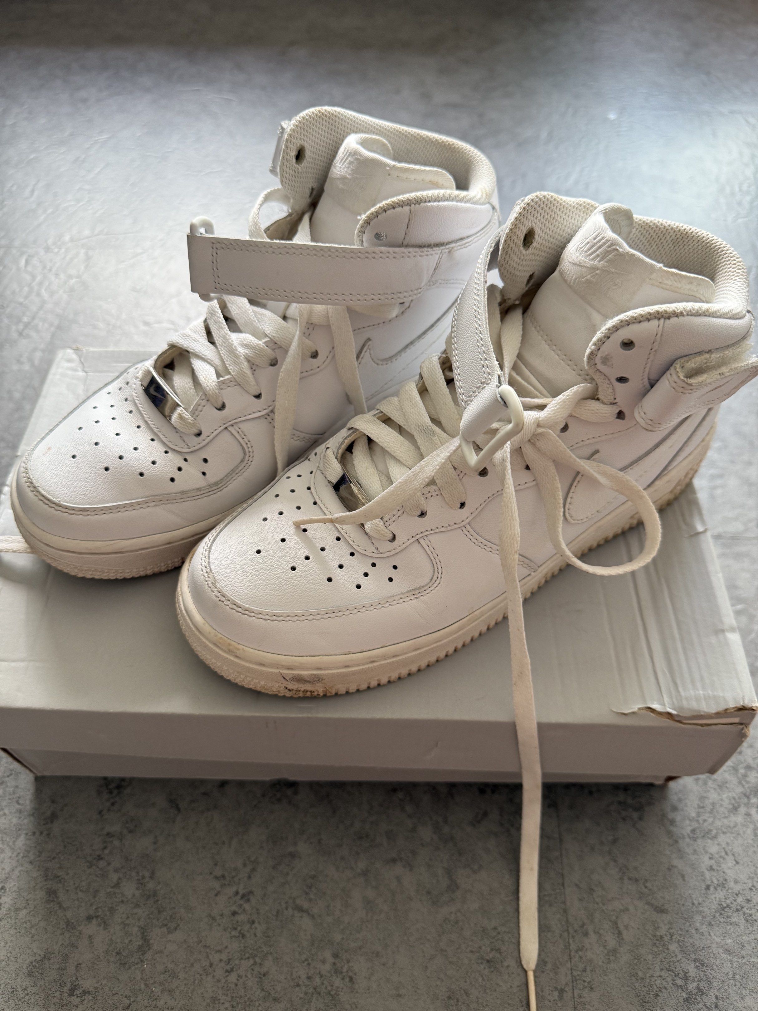 nike wmns air force 1 07 mid