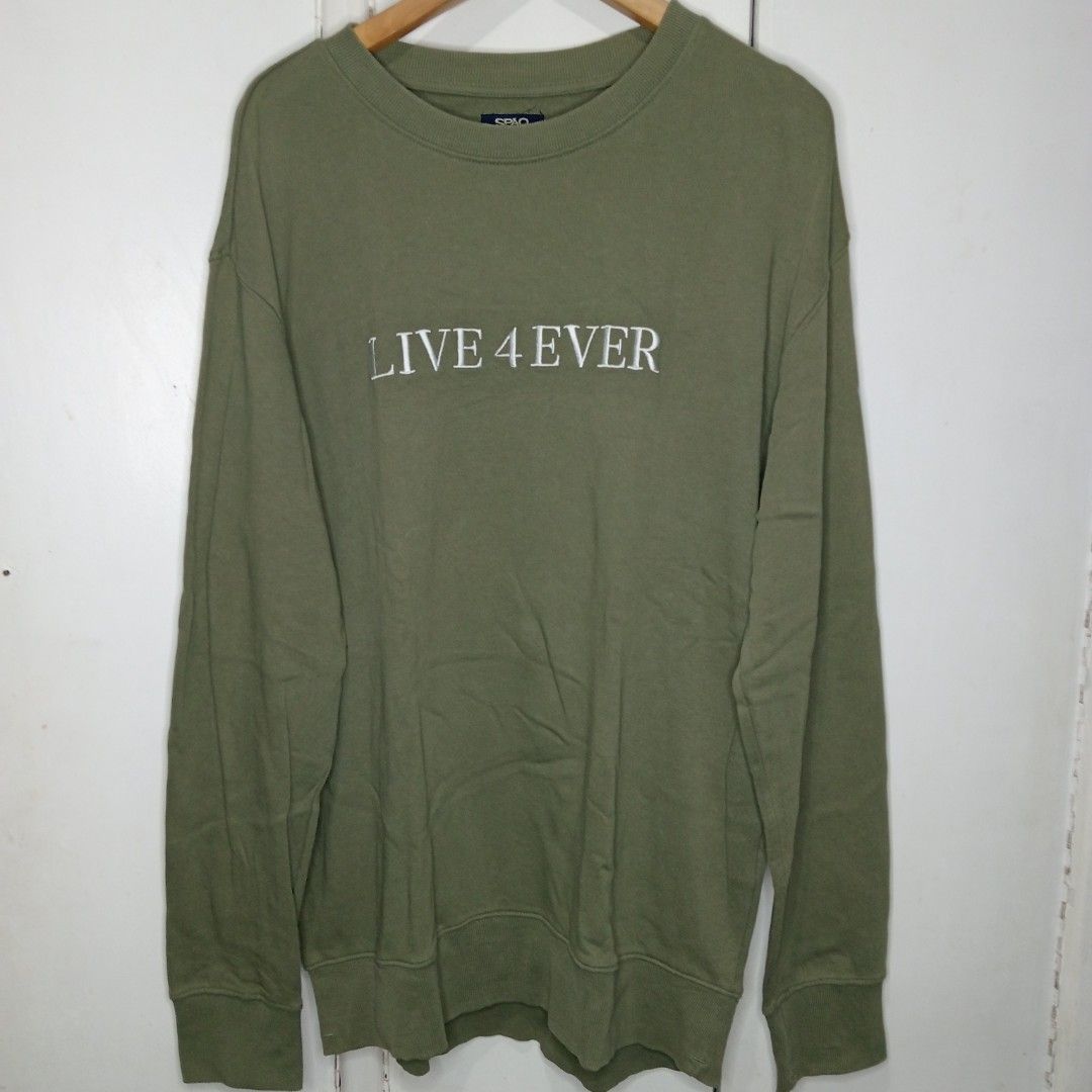 Olive Green Sweater Jacket (Category: Coats, Jackets and Outerwear) located in Guiguinto. Submitted by eyforalpha (Listing ID 1417959800, Image 1). Description: Brand: SPAO Rfs: Nastock lang di nagagamit ✿ SIZE: up to Large Sleeves: 86 cm Width: 63 cm Length: 75 cm ~ ♡ Ready to wear. ♡ Colors may vary due to lighting. ♡ No cancellation of order and no rushing. ✿ HAPPY SHOPPING! ✿.