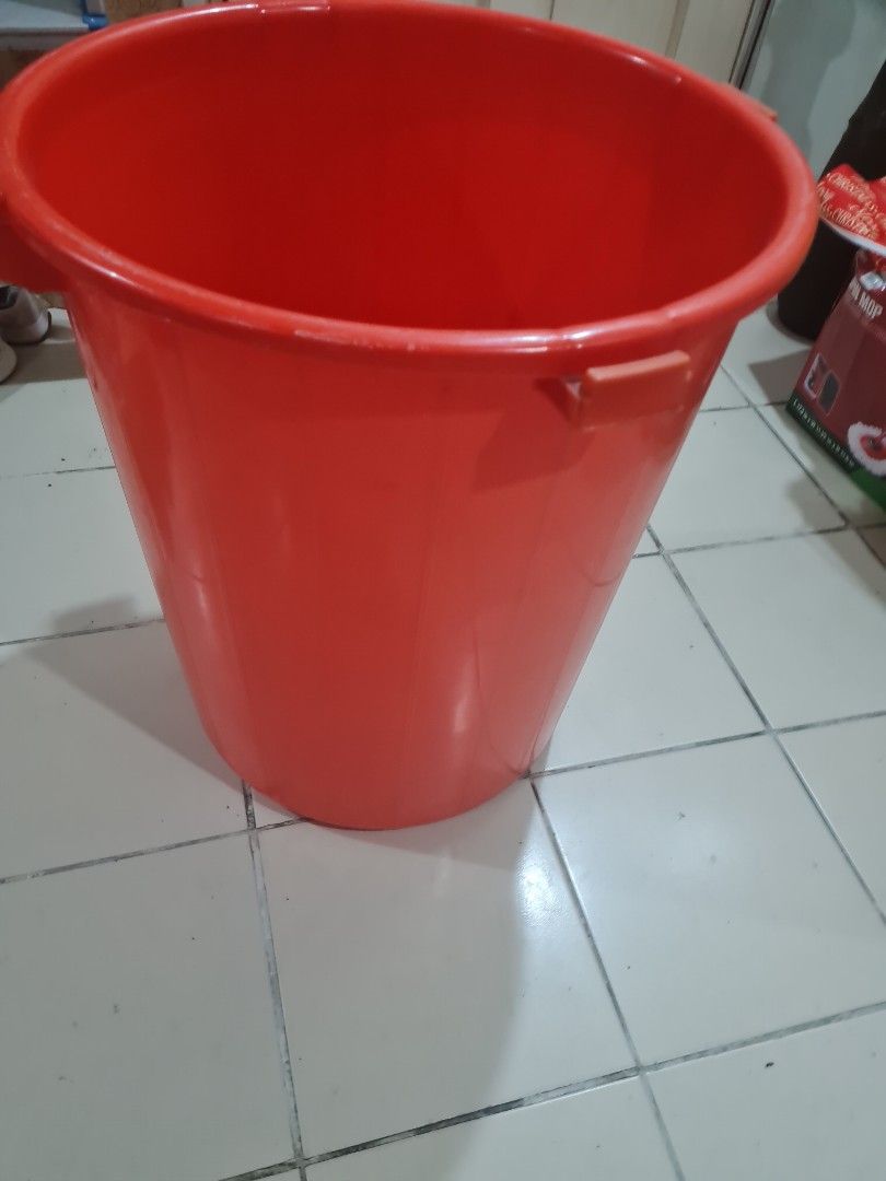 Orange Plastic Storage Container with Lid BIG (Category: Storage Boxes & Baskets) located in Quezon City. Submitted by declutter1990 (Listing ID 1417937455, Image 1). Description: big drum approximately 80 liters - not sure 55cm × 60cm.