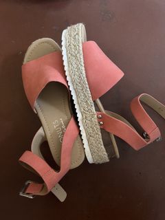 (Category: ) located in . Submitted by marianeeeeee (Listing ID 1417862889, Image 1). Description: .