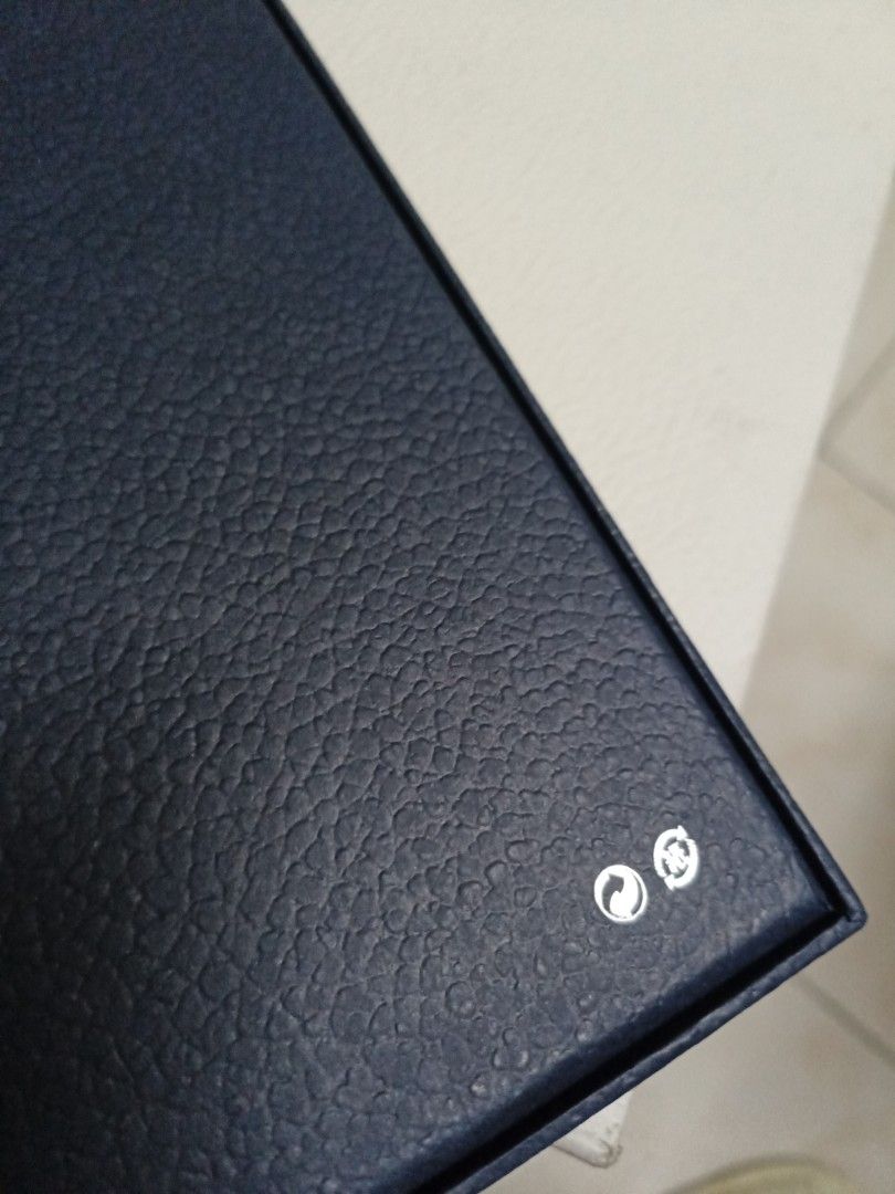 Pre-loved Dior box size 42x12x3cm (Category: Storage Boxes & Baskets) located in Pasay City. Submitted by khim1202ma07307 (Listing ID 1417970614, Image 3). Description: .