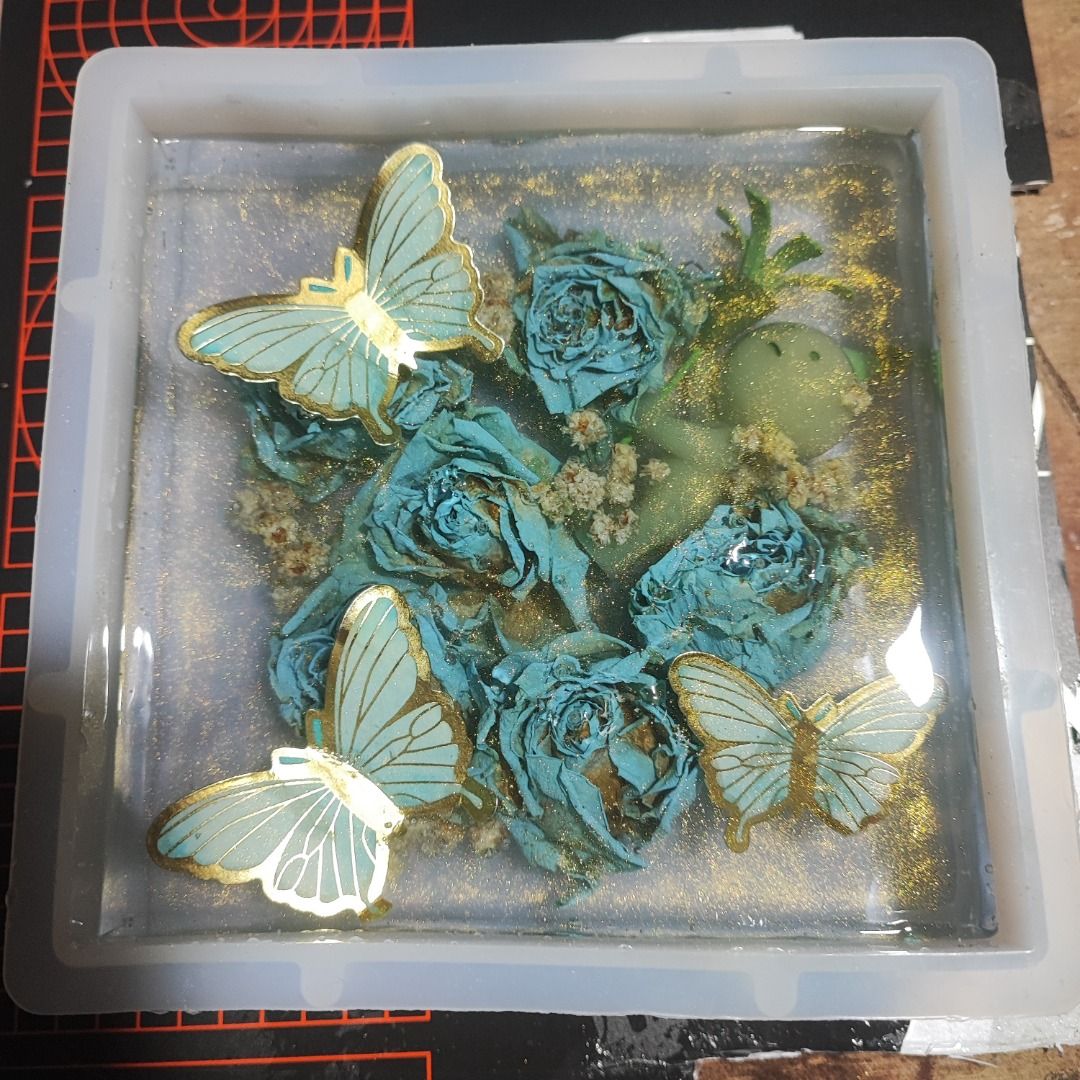 Resin Flower Bouquet Preservation (Category: Flowers & Bouquets) located in Taguig. Submitted by river.bee (Listing ID 1417981899, Image 2). Description: Preserved bouquets from your special occasions! 🌸 Weddings 🌸 Debuts 🌸 Anniversaries 🌸Birthdays 🌸 Newborn memorabilia 🌸Any occasion! We create: 🌸 Resin block (bestseller ✨) 🌸 Coasters 🌸 Pendants 🌸 Rings 🌸 Paperweights 🌸And many more designs! .