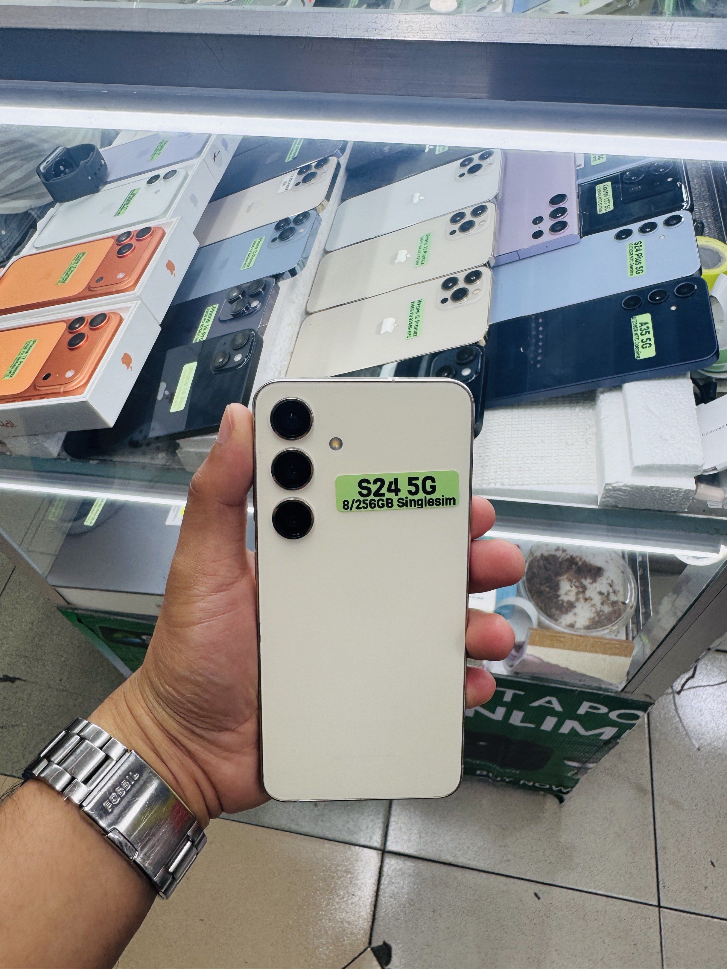Samsung S24 5G 8/256GB Openline Single Sim (Category: Samsung) located in San Juan City. Submitted by Khalidmgdla08 (Listing ID 1417983569, Image 1). Description: FOR SALE | TRADE/SWAP Price: 19,500 On hand: Samsung S24 5G✔️ 8/256GB ✔️ OPENLINE ✔️ Single Sim ✔️ 100% Original ✔️ 99% Makinis ✔️ 99% Smooth ✔️ NOT REFURB ✔️ NO HIDDEN ISSUES ✔️ NEVER BEEN REPAIRED ✔️ TEST TO SAWA✔️ ANY MODEL OF IPHONE AND SAMSUNG ARE AVAILABLE! ✨ We accept: 🔹Cash 🔹G