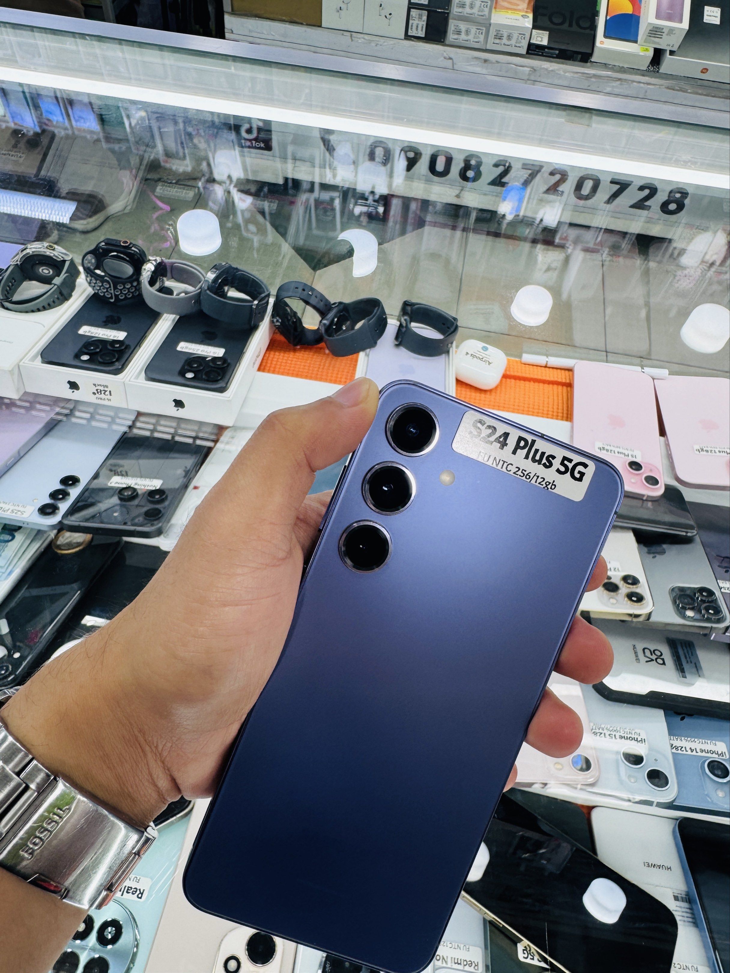 Samsung S24 Plus 12/256GB Openline NTC Approved (Category: Samsung) located in San Juan City. Submitted by Khalidmgdla08 (Listing ID 1417984137, Image 2). Description: FOR SALE | TRADE/SWAP Price: 24,500 On hand: S24 Plus 5G✔️ 12/256GB ✔️ OPENLINE ✔️ NTC APPROVED ✔️ 100% Original ✔️ 99% Makinis ✔️ 99% Smooth ✔️ NOT REFURB ✔️ NO HIDDEN ISSUES ✔️ NEVER BEEN REPAIRED ✔️ TEST TO SAWA✔️ FREE 3-UTOOLS ✔️ ANY MODEL OF IPHONE AND SAMSUNG ARE AVAILABLE! ✨