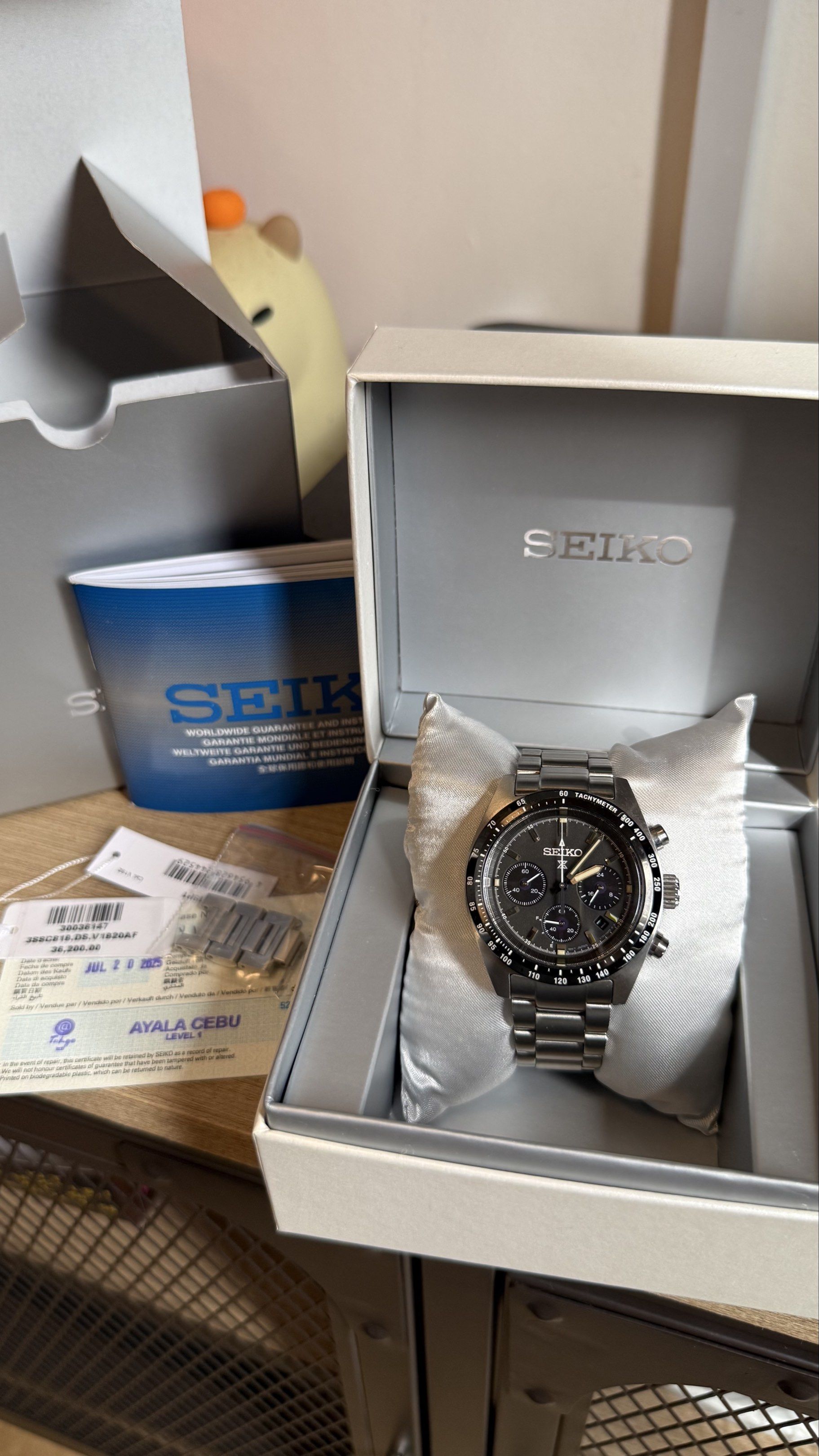Seiko Prospex Speedtimer Chronograph (Category: Men's Watches) located in Cebu City. Submitted by roastedokinawa (Listing ID 1417929443, Image 2). Description: Selling my pre-loved Seiko Speedtimer Chronograph. Bought July 2025 from Tokyo, Ayala Center Cebu branch. Still under store warranty. Watch is in good working condition with normal hairline scratches from regular use, nothing deep or abused. Details: • Original price: ₱36,200 • Selling pri