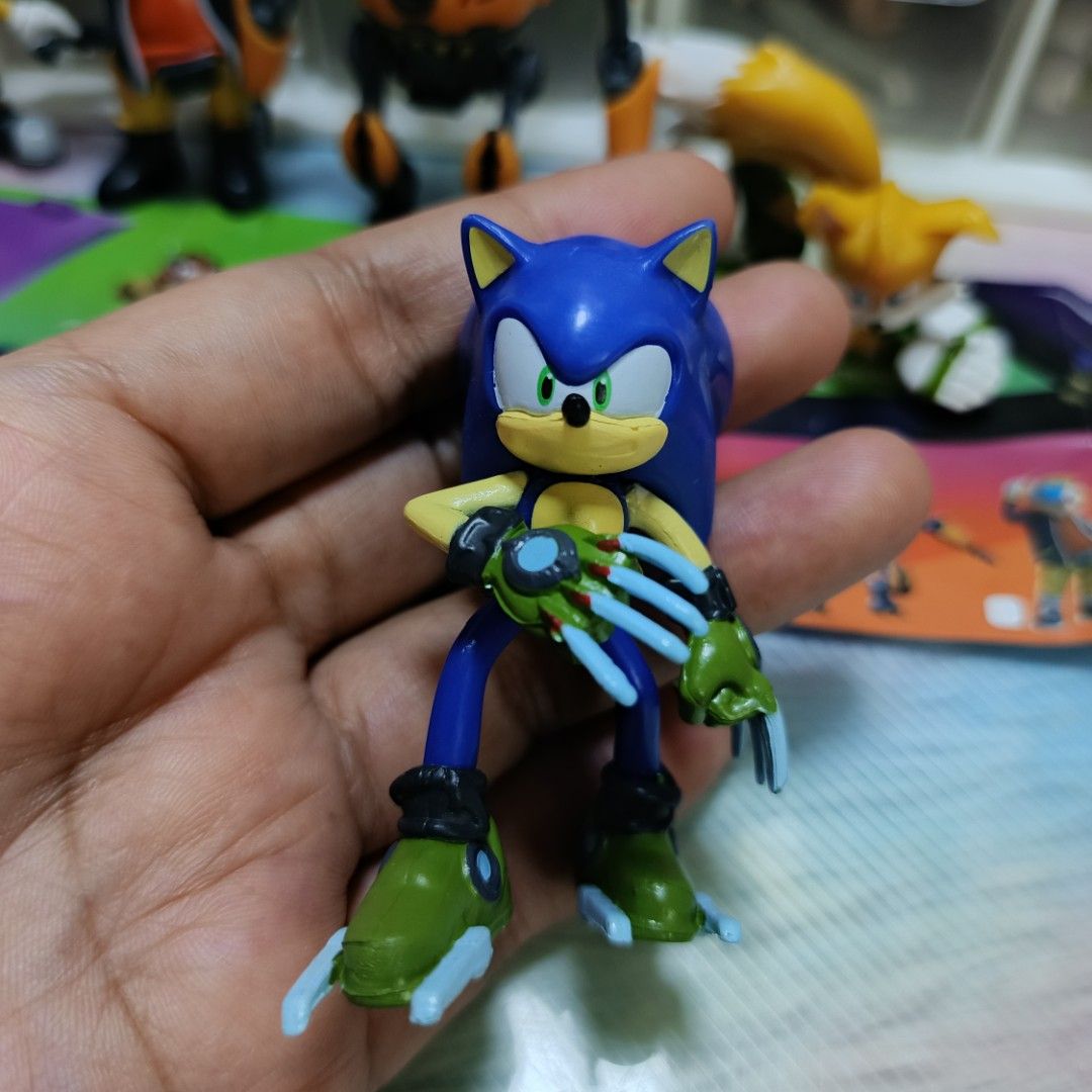 Sonic the Hedgehog Action Figures (Category: Figurines & Statues) located in Paranaque City. Submitted by niropa (Listing ID 1417891299, Image 3). Description: - Sonic the Hedgehog action figure set. - Features Sonic, Tails, Big the Cat, and other characters. - Detailed figures with unique poses. - Includes a collector's card. - Ideal for Sonic fans and action figure collectors. -Brand new, only opened to check what character's inside. **Crosspos