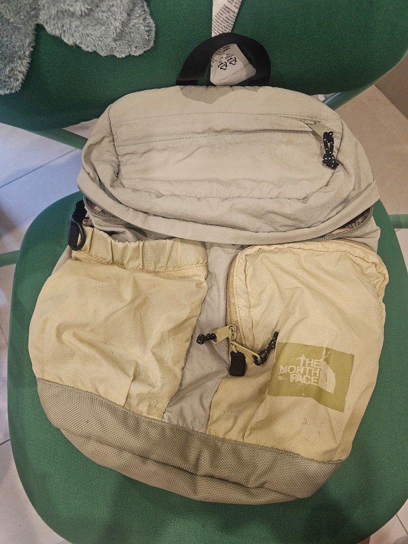 The North Face Mountain Daypack S (18L) (Category: Backpacks) located in Manila. Submitted by cookienginamerlz (Listing ID 1417846440, Image 1). Description: - The North Face backpack original - Comfortable padded back - Multiple compartments for organization, very nice for day trips - Adjustable shoulder straps, superb padding inside - Durable and lightweight material - Multiple secure zippers - Issues: scratches sa logo, markings sa shoulder st