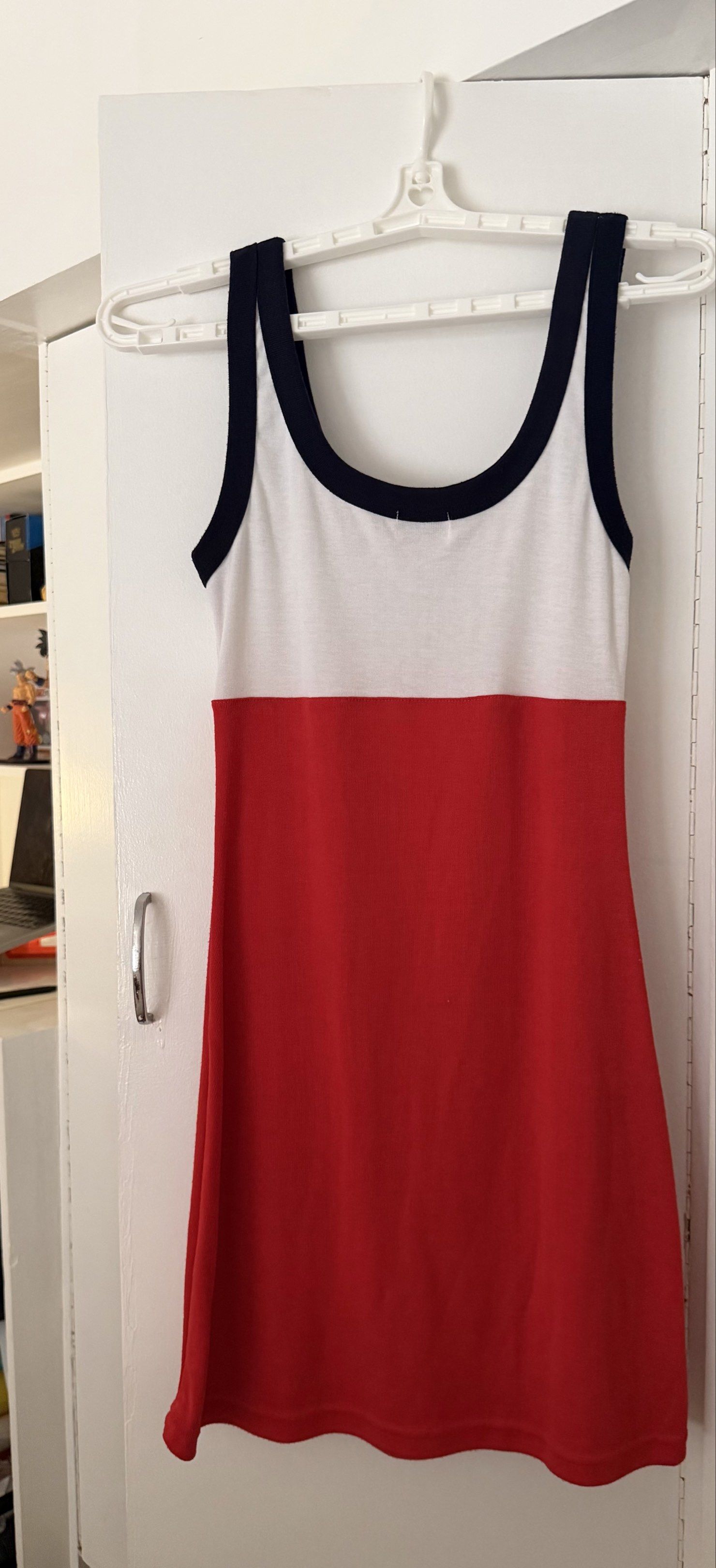 Tommy Hilfiger Sleeveless Dress (Category: Dresses) located in Quezon City. Submitted by aadcdlasells (Listing ID 1417854259, Image 2). Description: So sporty and chic, never been used. Apparently not my style..