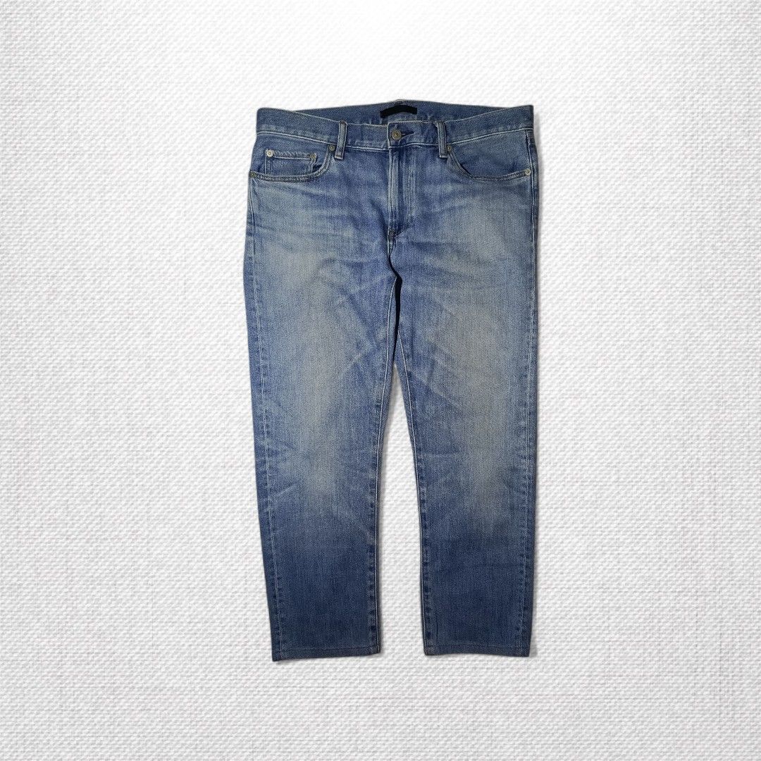 UNIQLO Jeans (Category: Jeans) located in Manila. Submitted by deftzy (Listing ID 1417960044, Image 1). Description: Waist: 36" | Length: 36.5" Thigh: 10" | Leg hole: 7.5".
