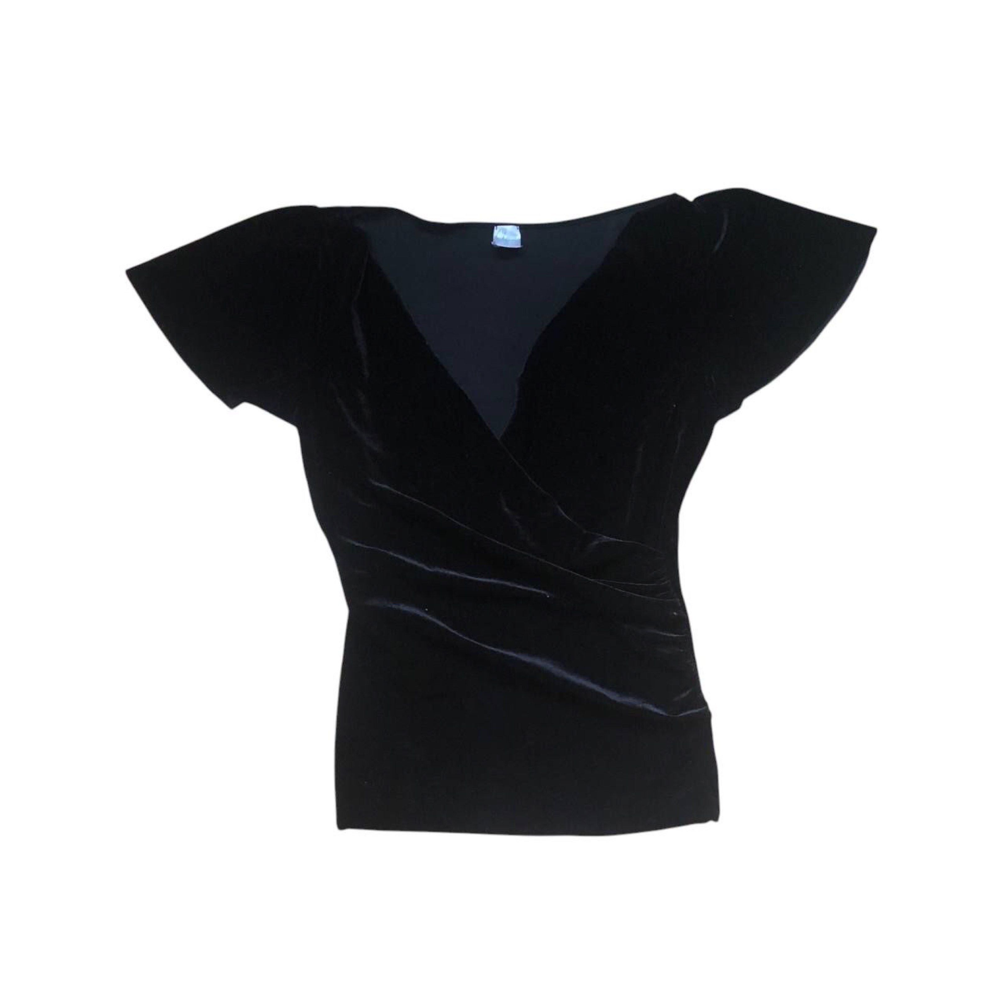 VINTAGE AQUA BLACK VELOUR TOP (Category: Others Tops) located in Manila. Submitted by grailledrags (Listing ID 1417829995, Image 1). Description: VINTAGE AQUA BLACK VELOUR TOP L22•W15 •VINTAGE PIECE •HARD TO FIND •VELOUR MATERIAL •GOOD AS NEW CONDITION •NEED WASH 100 + sf.