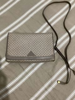 (Category: ) located in . Submitted by heejoobns (Listing ID 1417932039, Image 1). Description: .