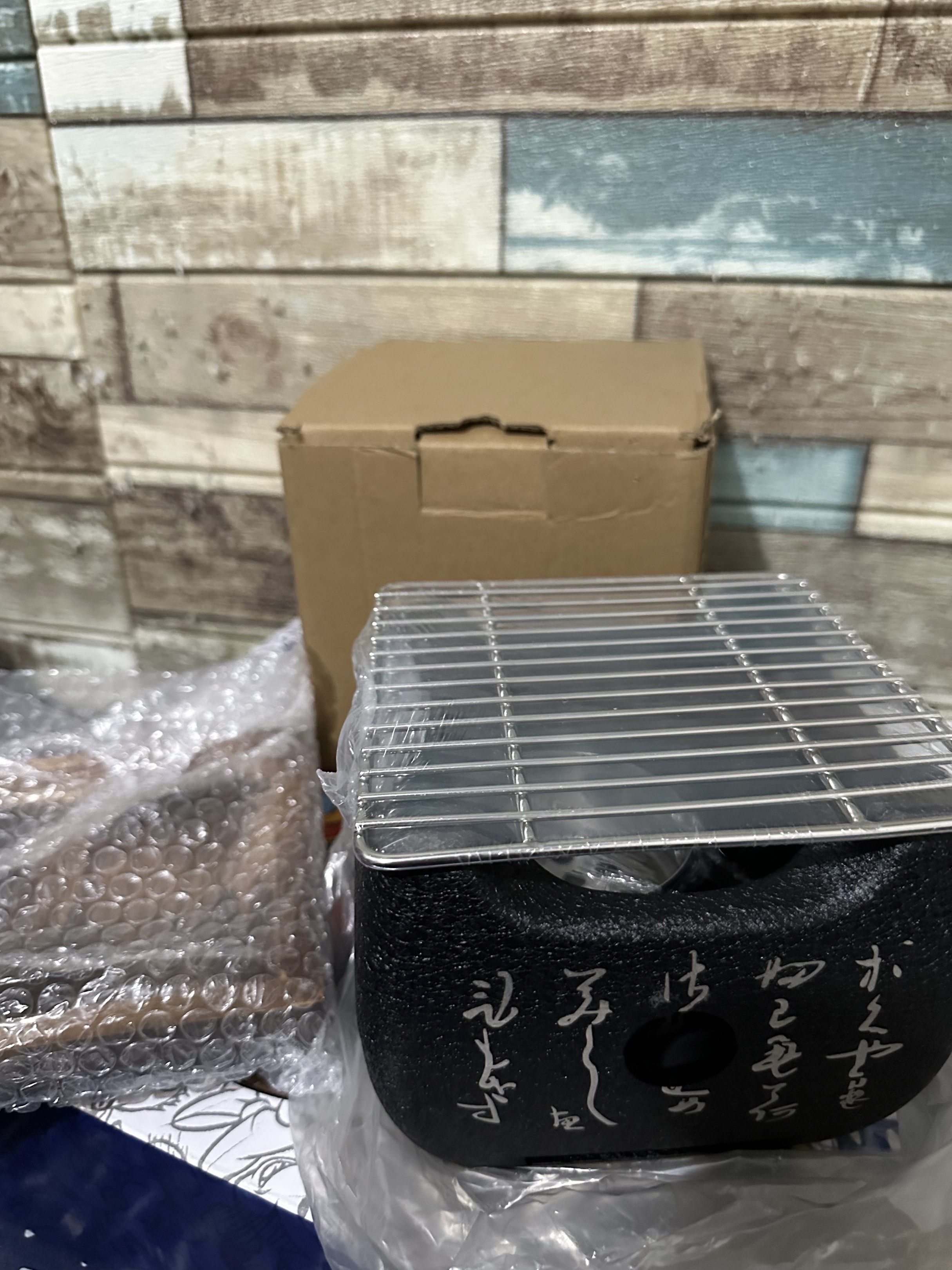 Yakiniku Griller Indoor (Category: Other Kitchenware & Tableware) located in Caloocan City. Submitted by tinlovesyou11 (Listing ID 1417921959, Image 1). Description: Brand new with box.