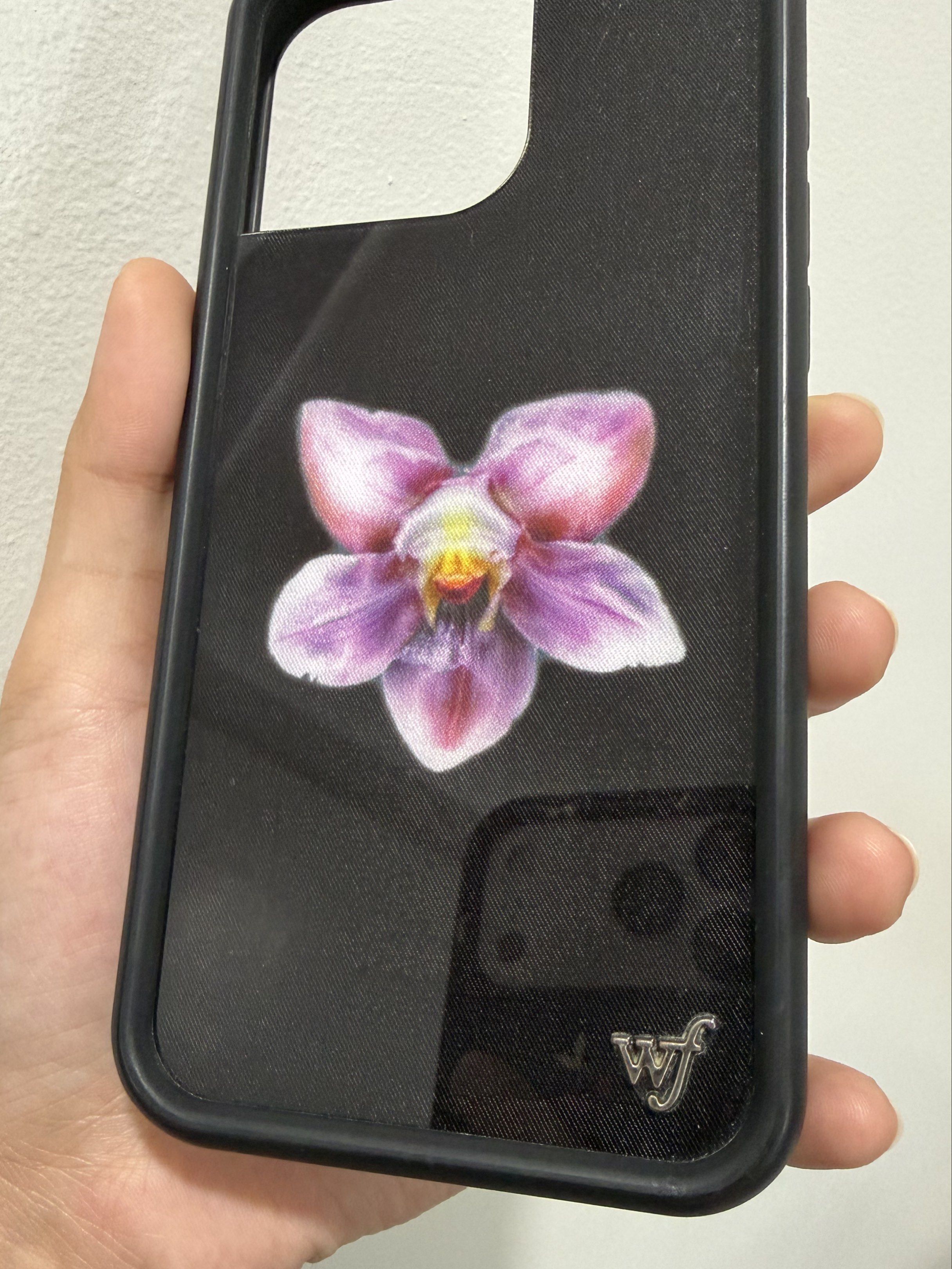 16 Pro Max | WILDFLOWER Orchid iPhone Case (Category: Cases & Sleeves) located in Dagupan City. Submitted by why_m (Listing ID 1418132819, Image 3). Description: 📌 Authentic — bought in the US - NO LOWBALLING — already way less than SRP - For iPhone 16 Pro Max - With hairline scratches, barely visible (check last 2 pics) RFS: Upgraded.