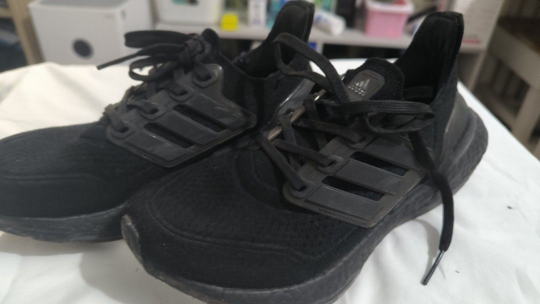 Adidas Ultraboost 21 W Black (Category: Sneakers) located in Rizal. Submitted by hellomulberries (Listing ID 1418045439, Image 2). Description: - Adidas Ultraboost 21 W - Color: Black - Size: US 5.5 UK 4, FR 36 2/3, JP 225 NO BOX RFS: OUTGROWN.