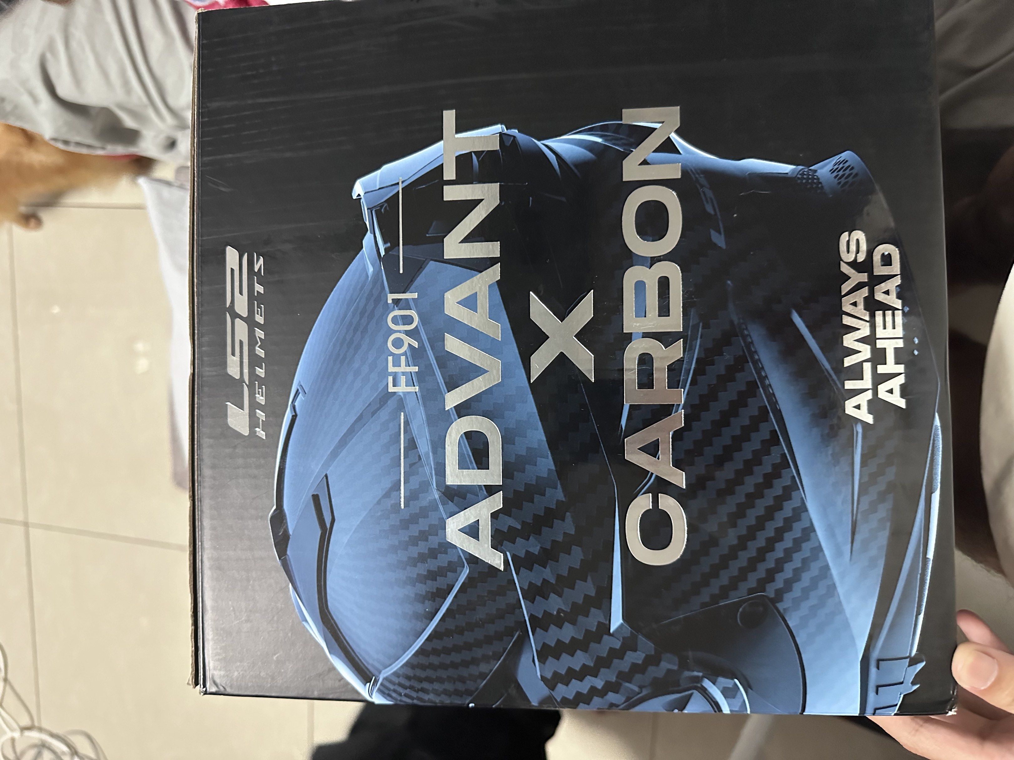 Advant x carbon helmet modular (Category: Helmets and other Riding Gears) located in Las Pinas. Submitted by royce33 (Listing ID 1418125734, Image 2). Description: With exclusive ls2 backpack and string bag, extra dark visor.