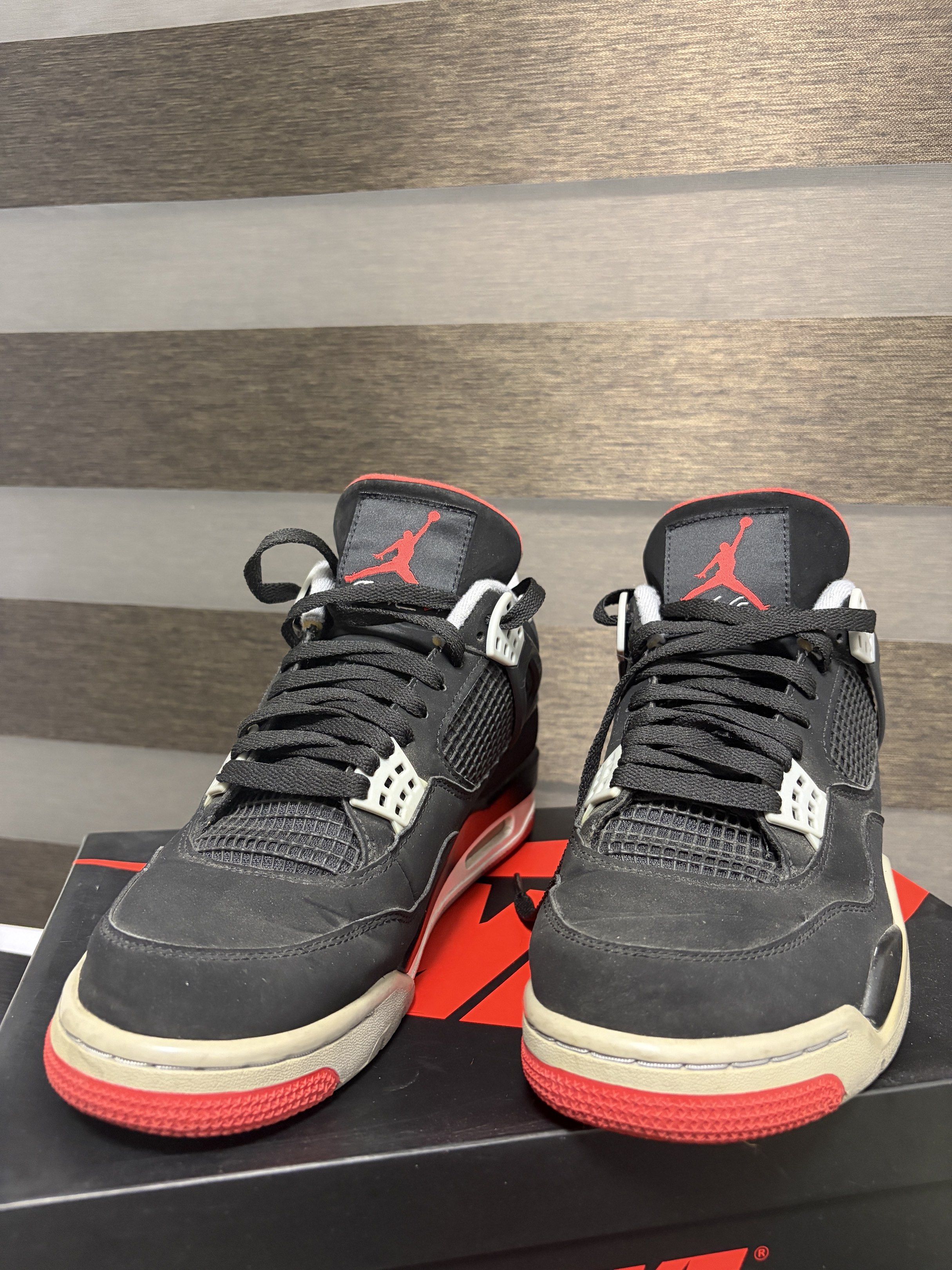 Air Jordan 4 ‘Breds’ (Category: Sneakers) located in Makati City. Submitted by lokalsarisari (Listing ID 1418027197, Image 1). Description: For SALE / Binebenta Air Jordan 4 ‘Breds’ 2019 Doha released Size: US 9 mens Condition: 8/10 (need cleaning lang) No box Has minor issue(check last photo) Selling for 4,500 📍Makati 📦 Shipping shouldered by buyer 💵 Gcash / Bank Transfer .