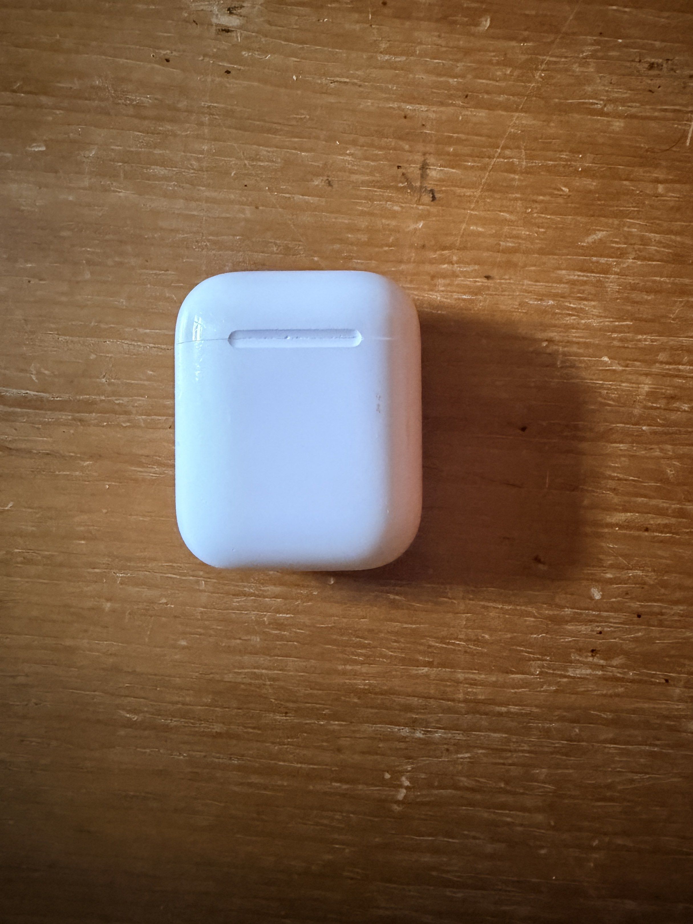 Apple AirPods with Case