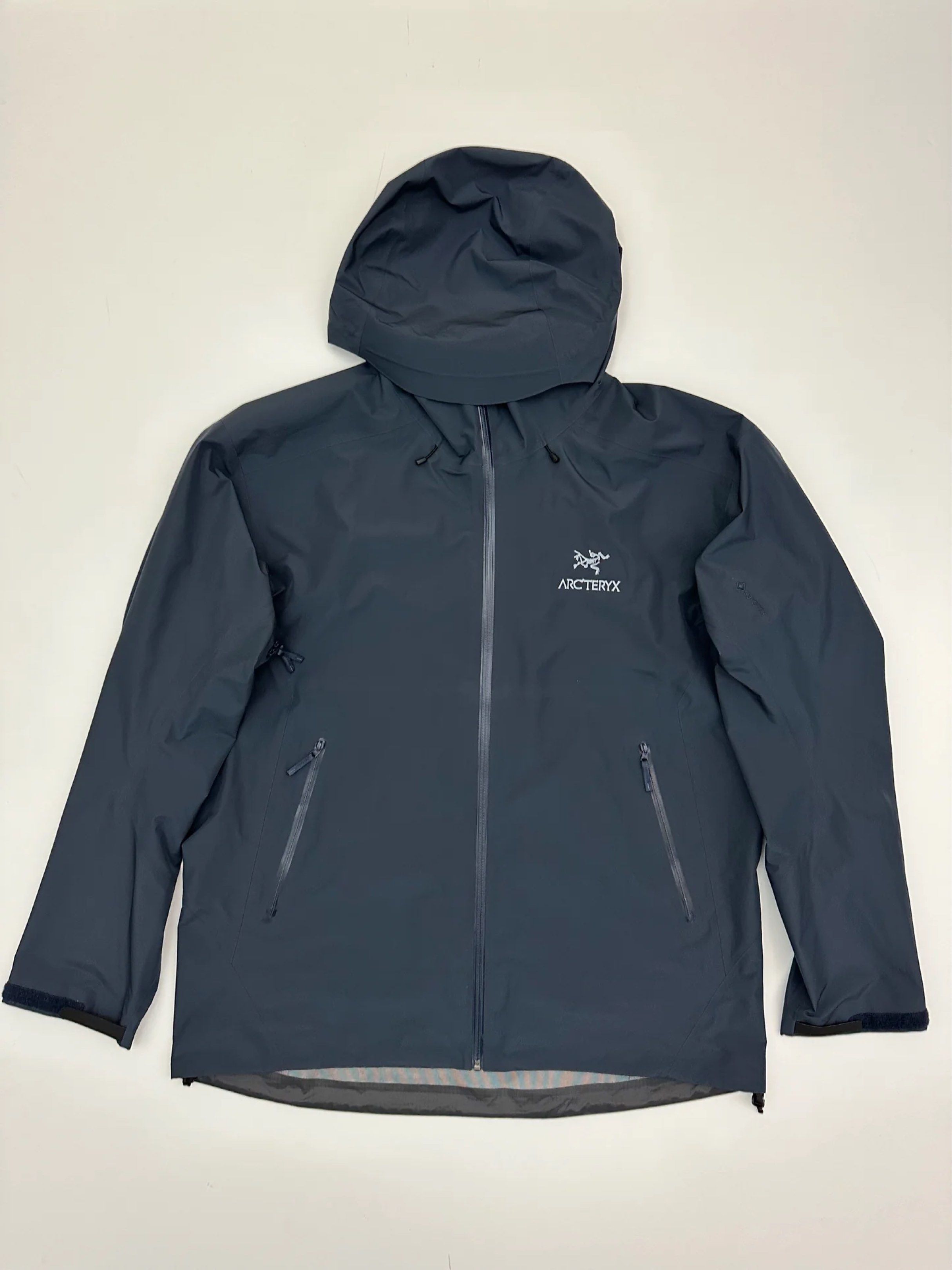 Arc'teryx Beta LT Gore-Tex (Category: Coats, Jackets and Outerwear) located in Manila. Submitted by bodegabodega (Listing ID 1418131013, Image 2). Description: Arc’teryx Beta LT Gore-Tex Brandnew Large and XL Complete 6,500.